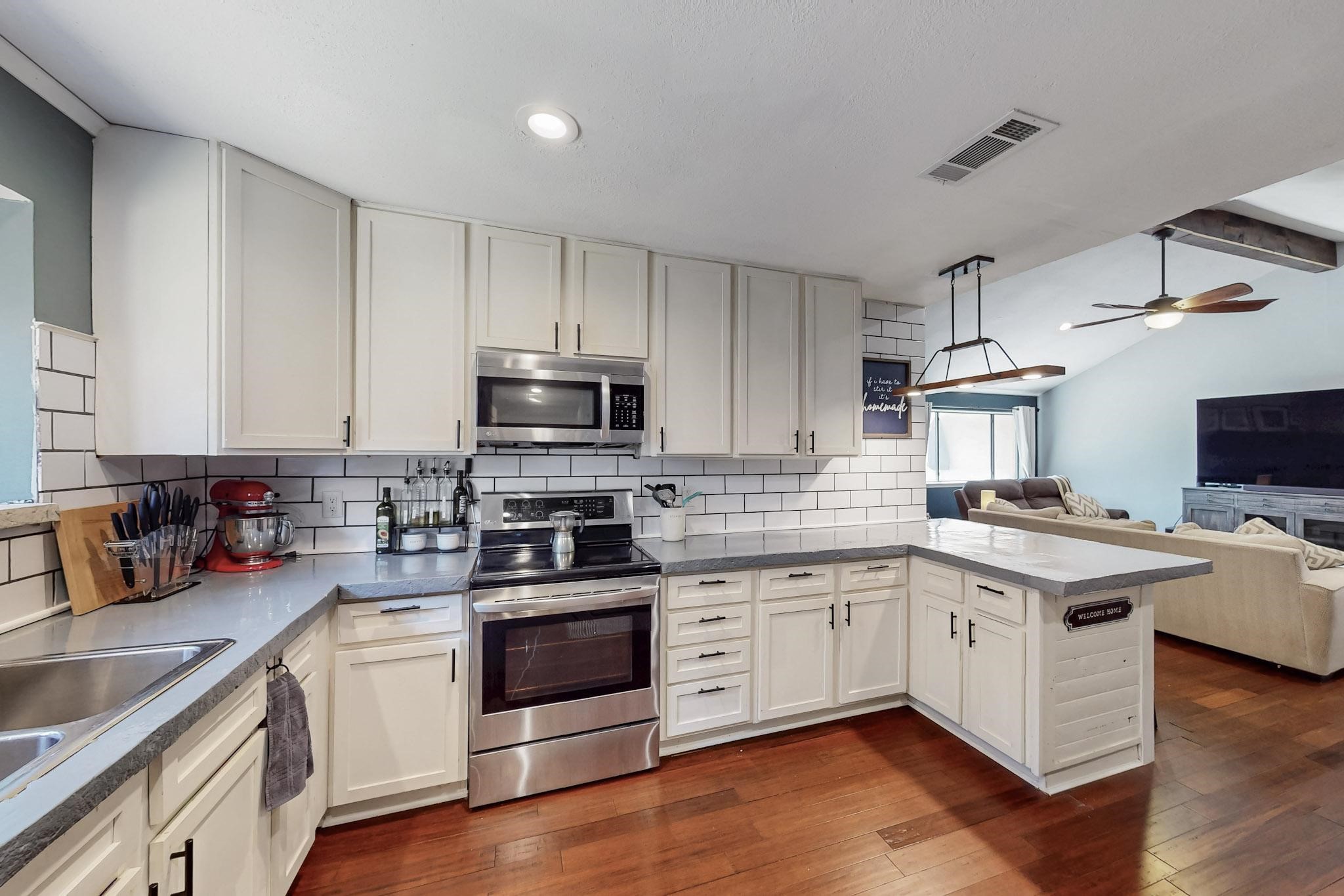 2800 Edgewood Lane