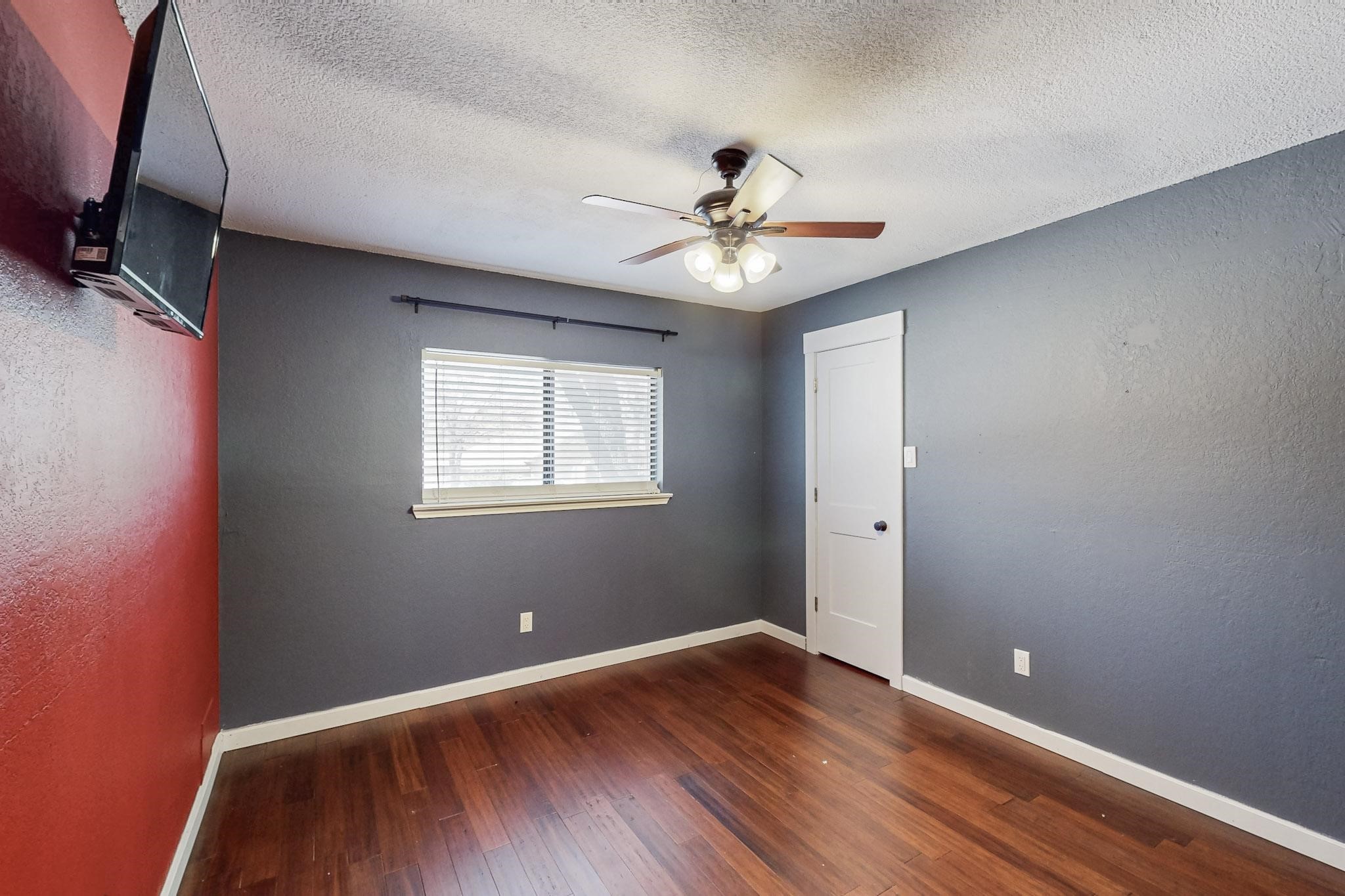 2800 Edgewood Lane