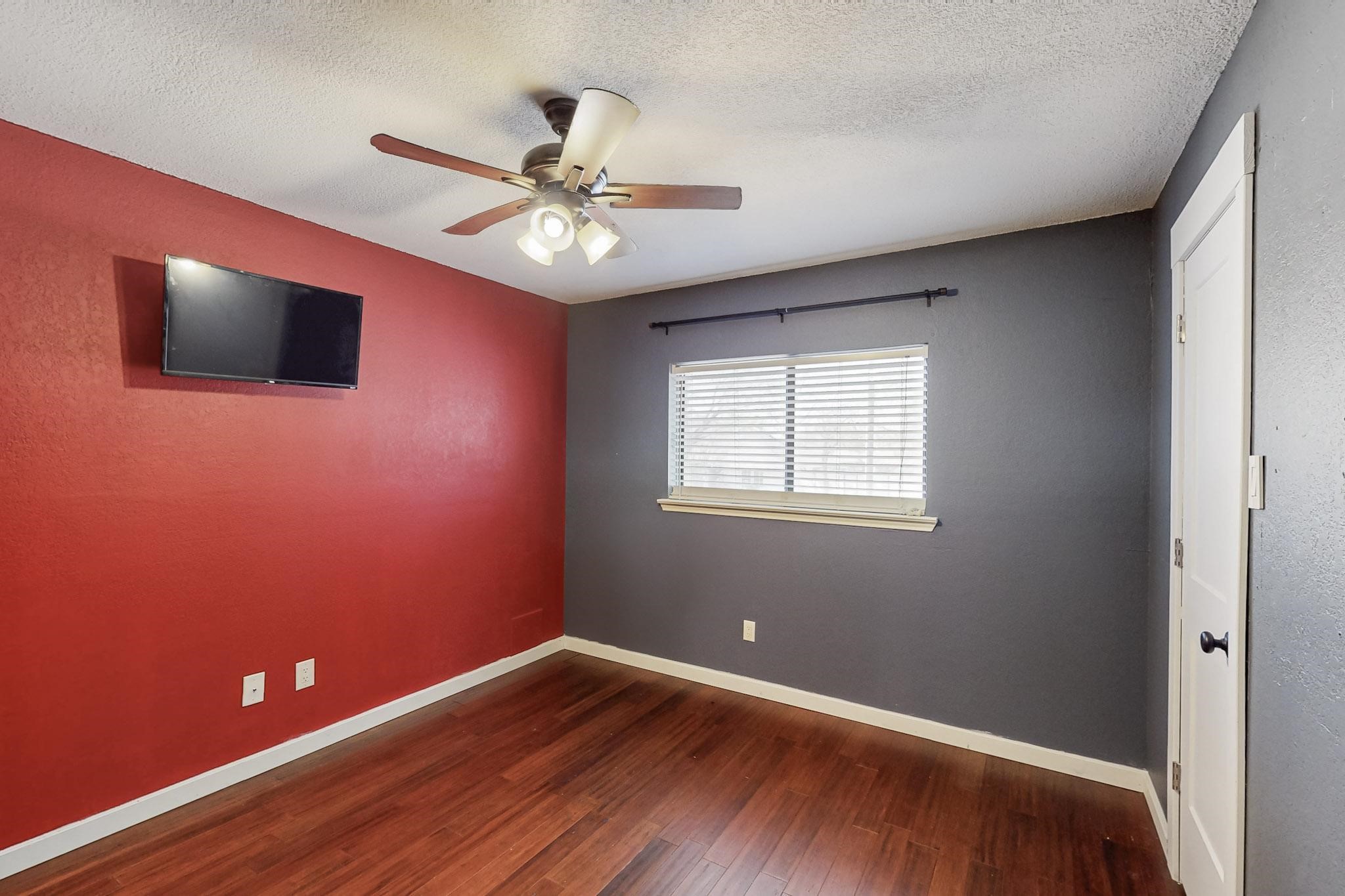 2800 Edgewood Lane