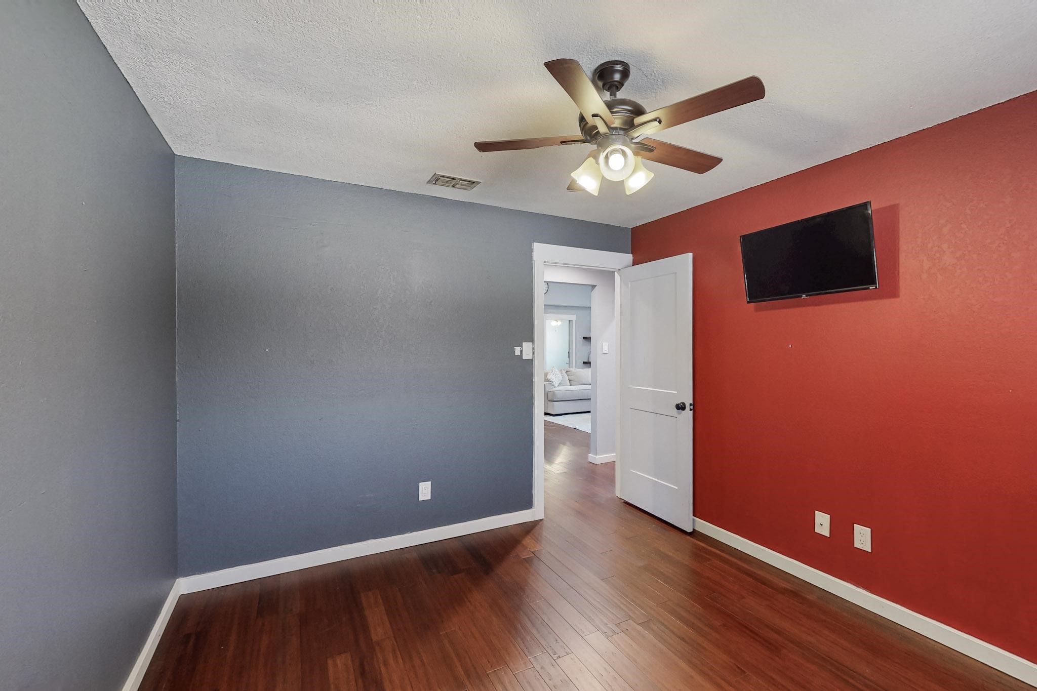 2800 Edgewood Lane