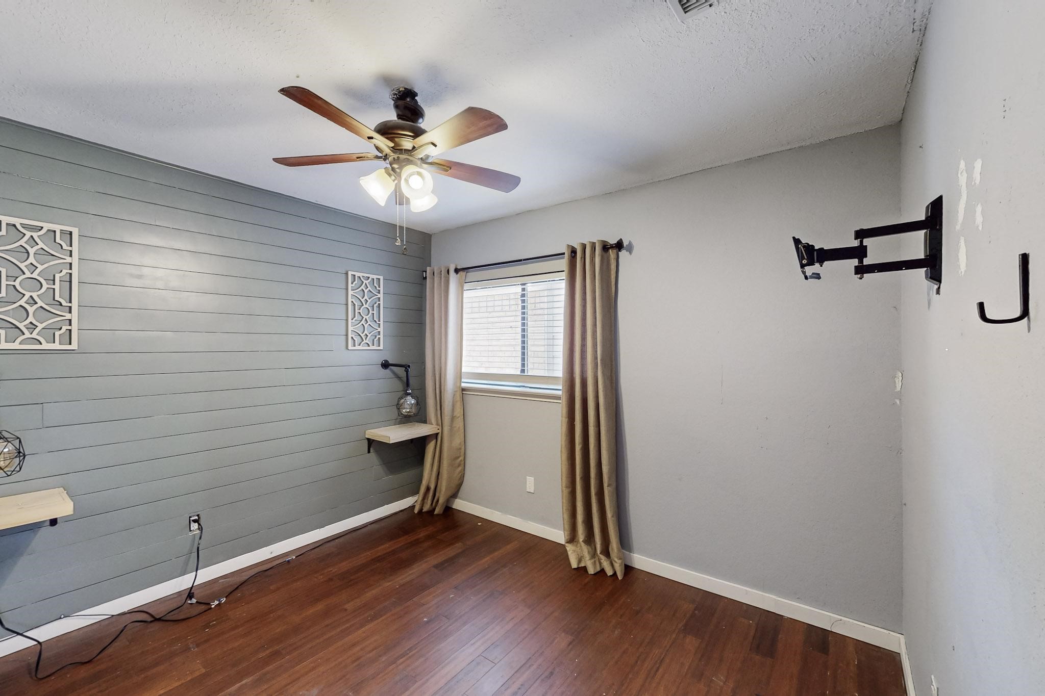 2800 Edgewood Lane