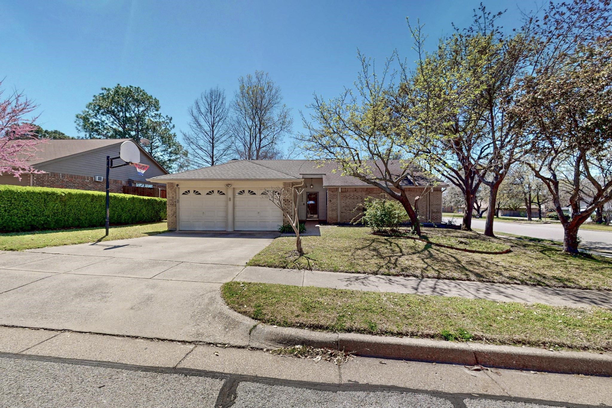2800 Edgewood Lane