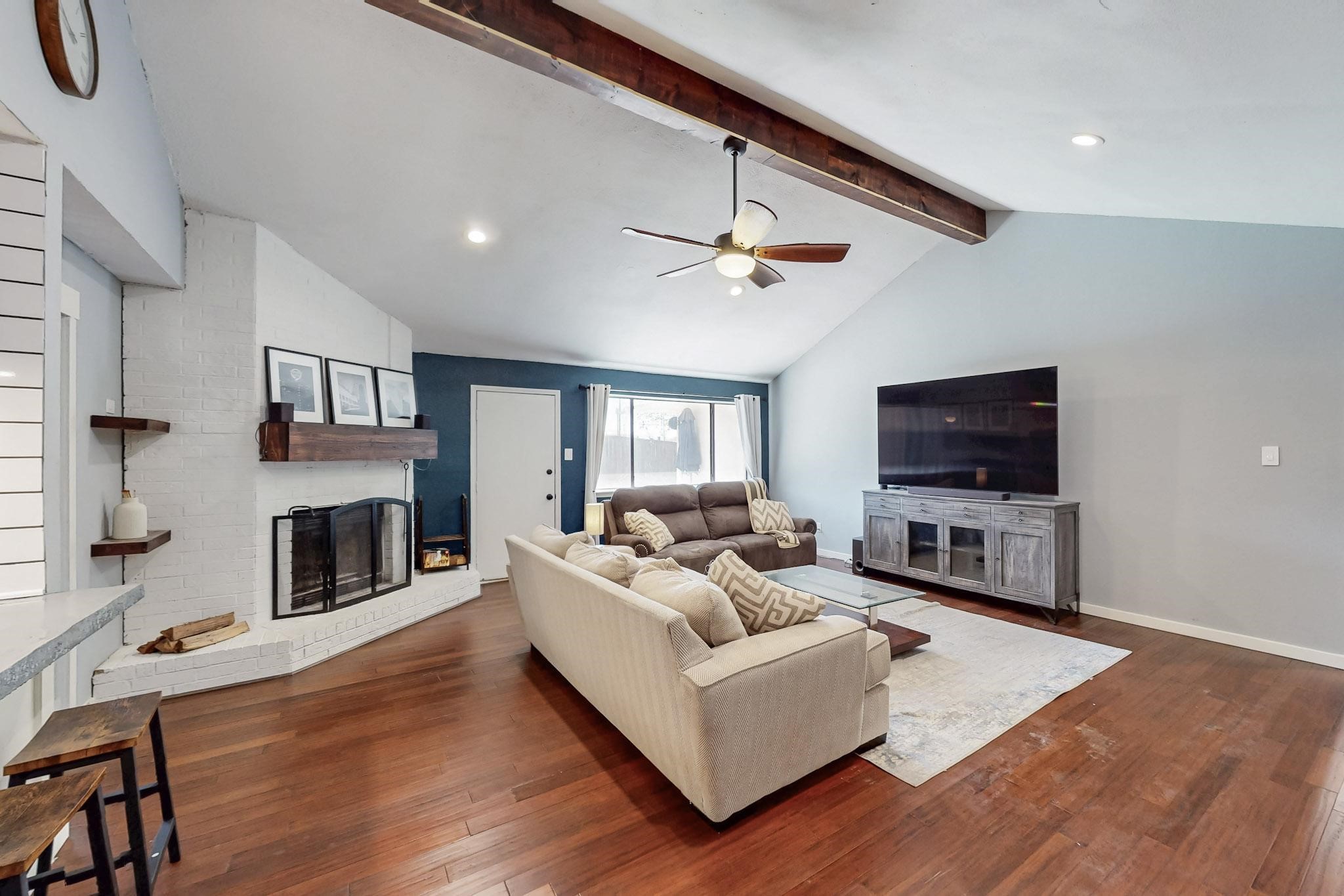 2800 Edgewood Lane