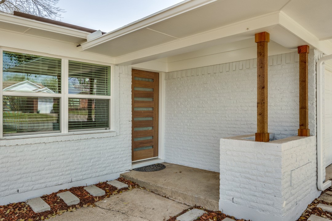 1223 Donna Drive