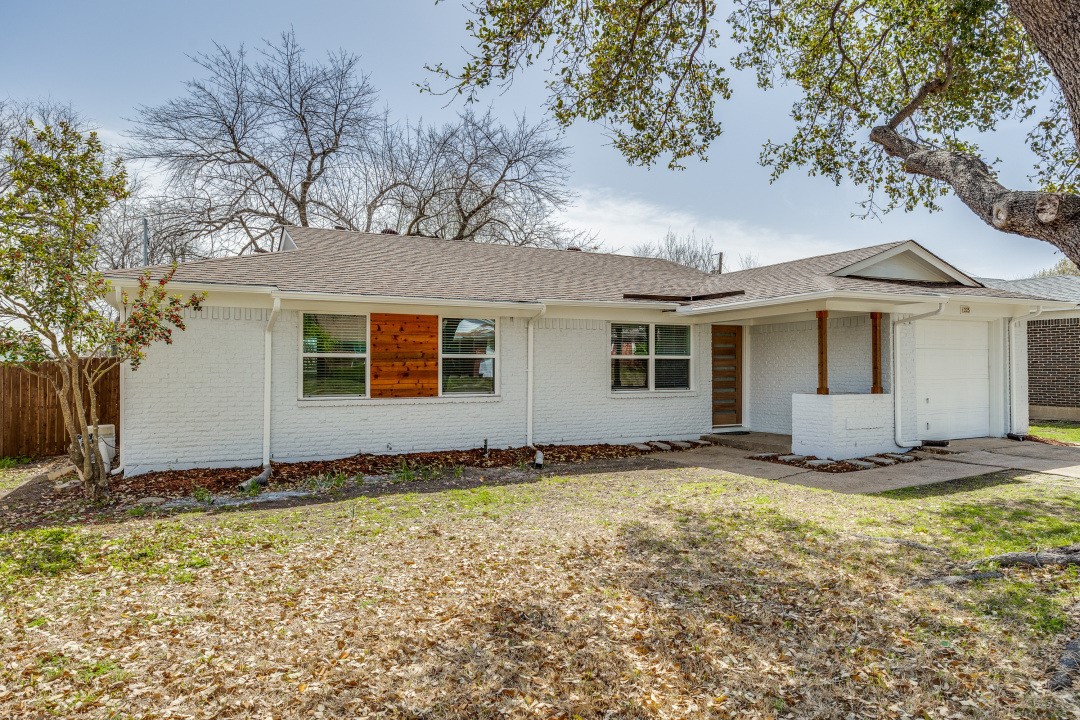 1223 Donna Drive