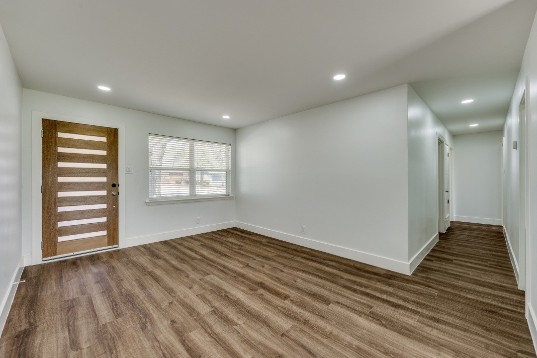 1223 Donna Drive