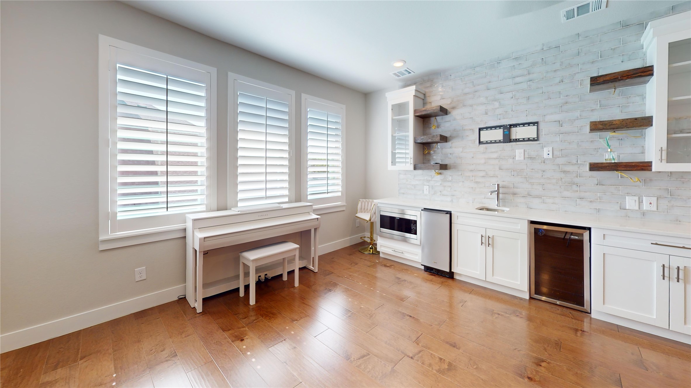 15172 Spider Lily Road