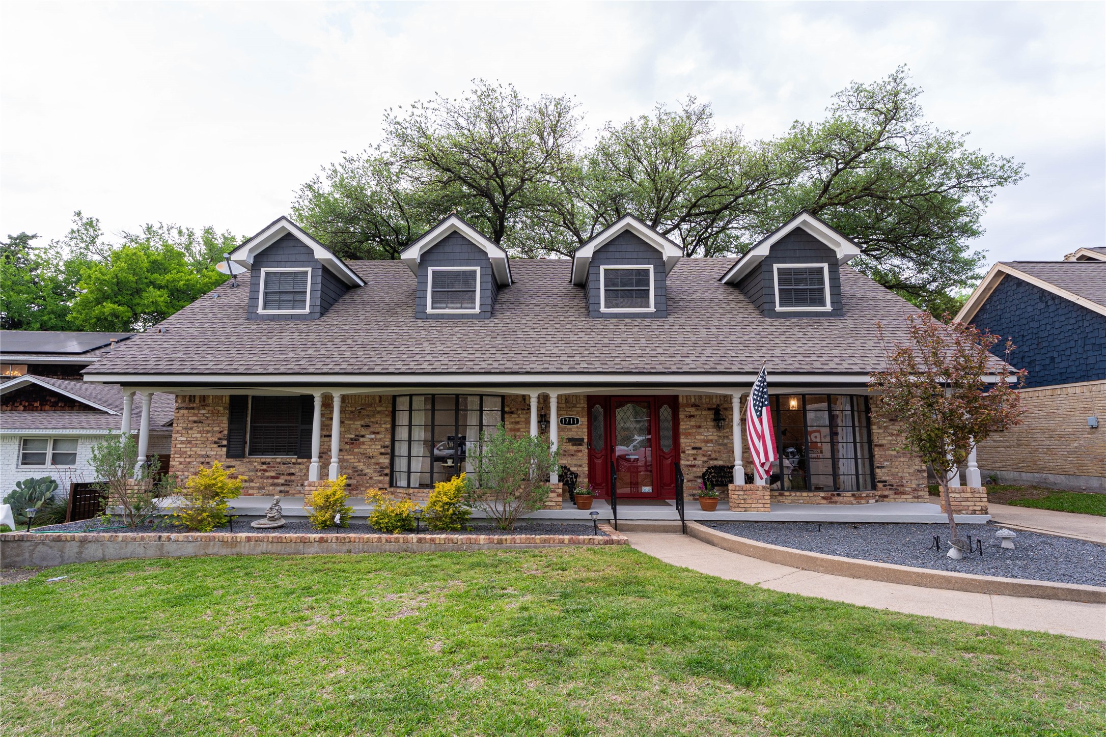 1711 Tamarack Drive