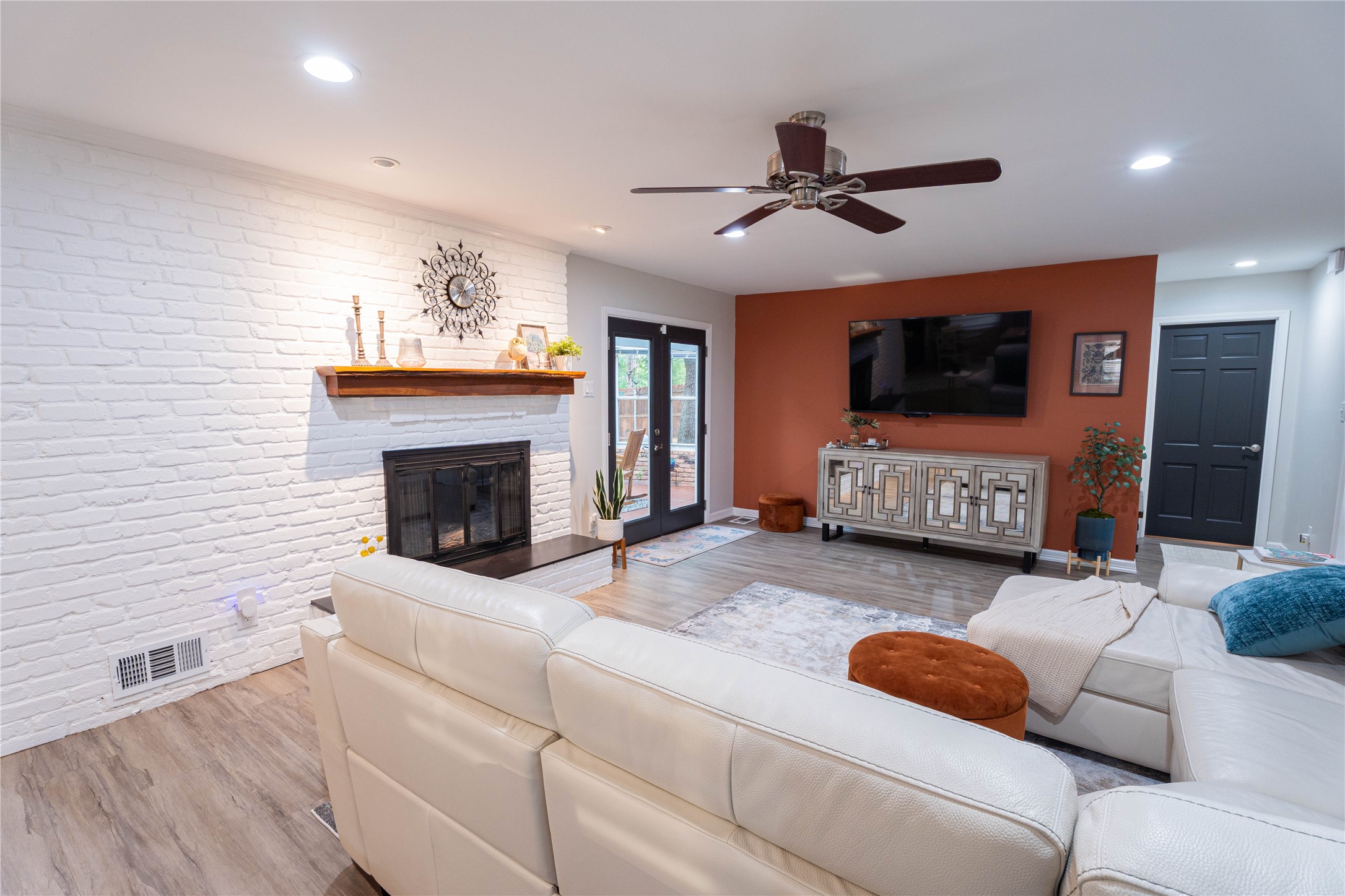 1711 Tamarack Drive