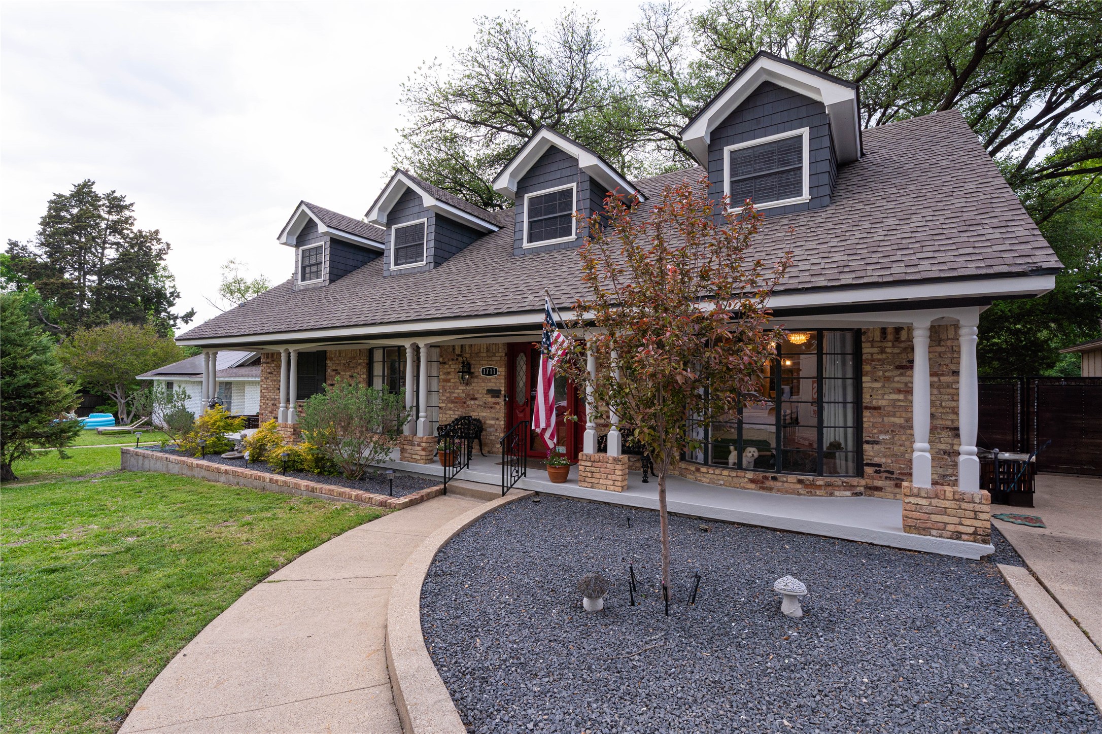 1711 Tamarack Drive