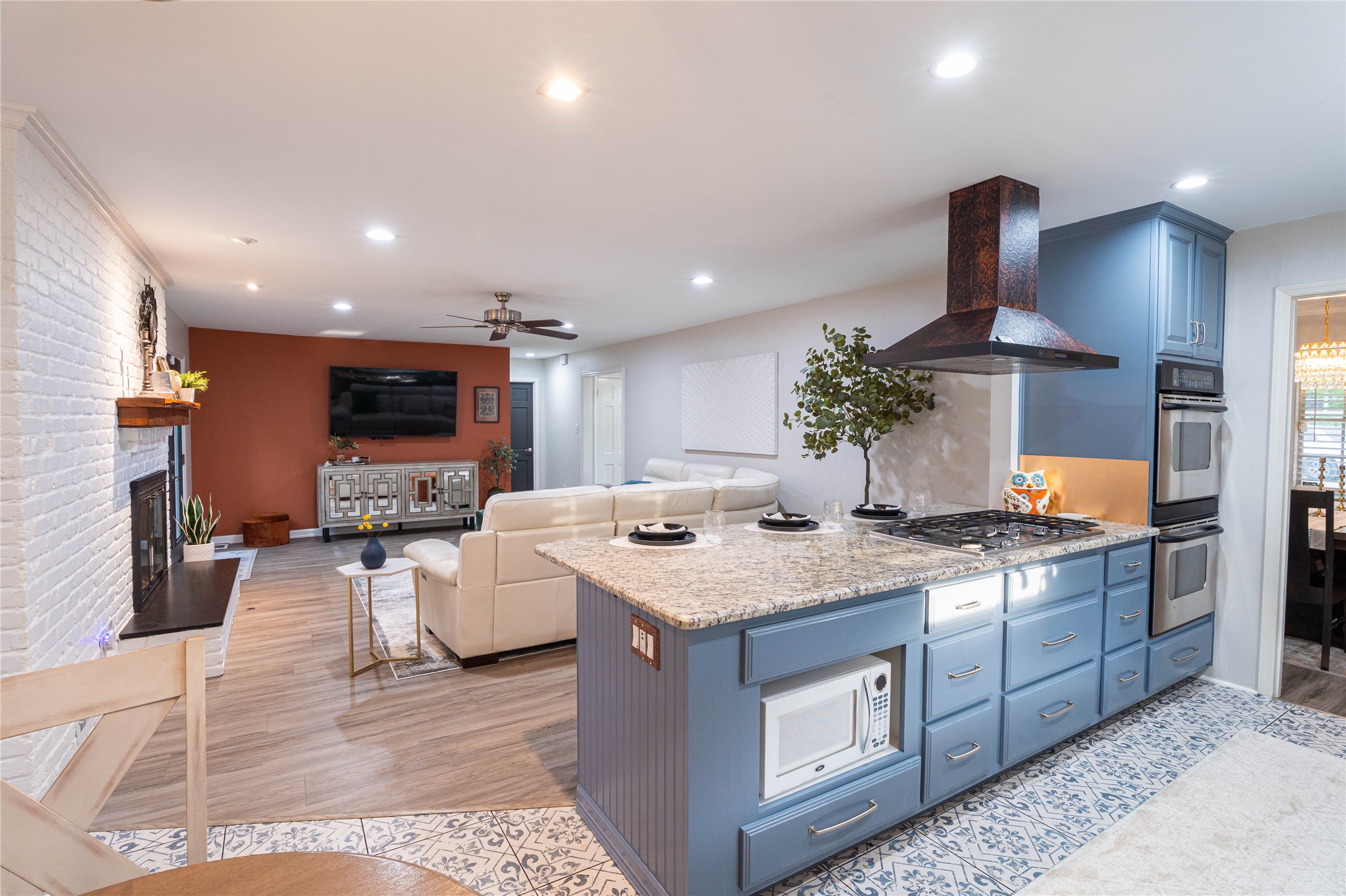 1711 Tamarack Drive
