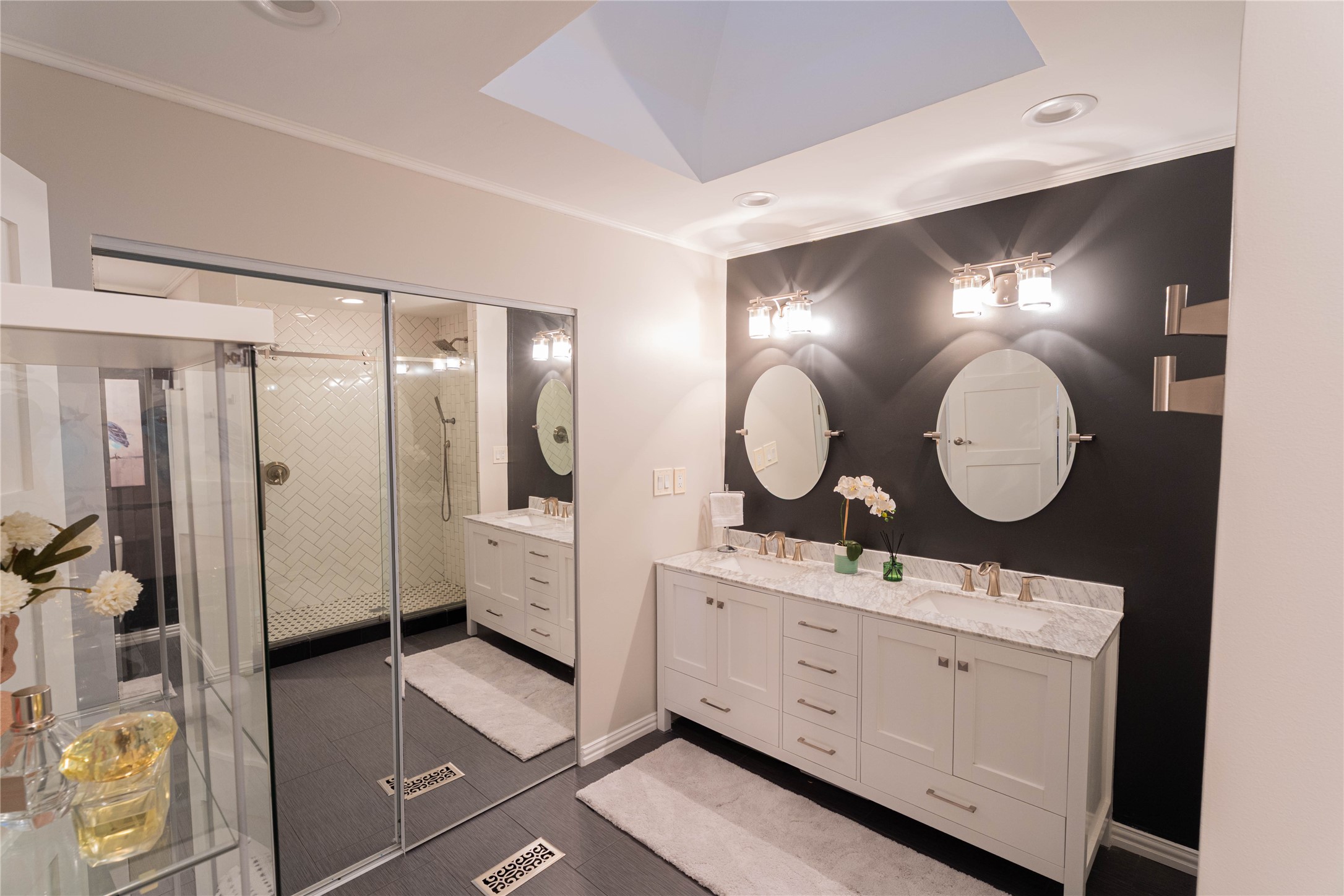 1711 Tamarack Drive