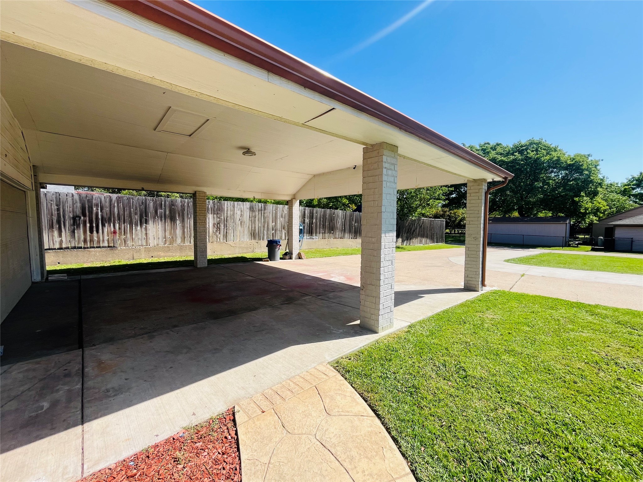 3709 Yaupon Drive