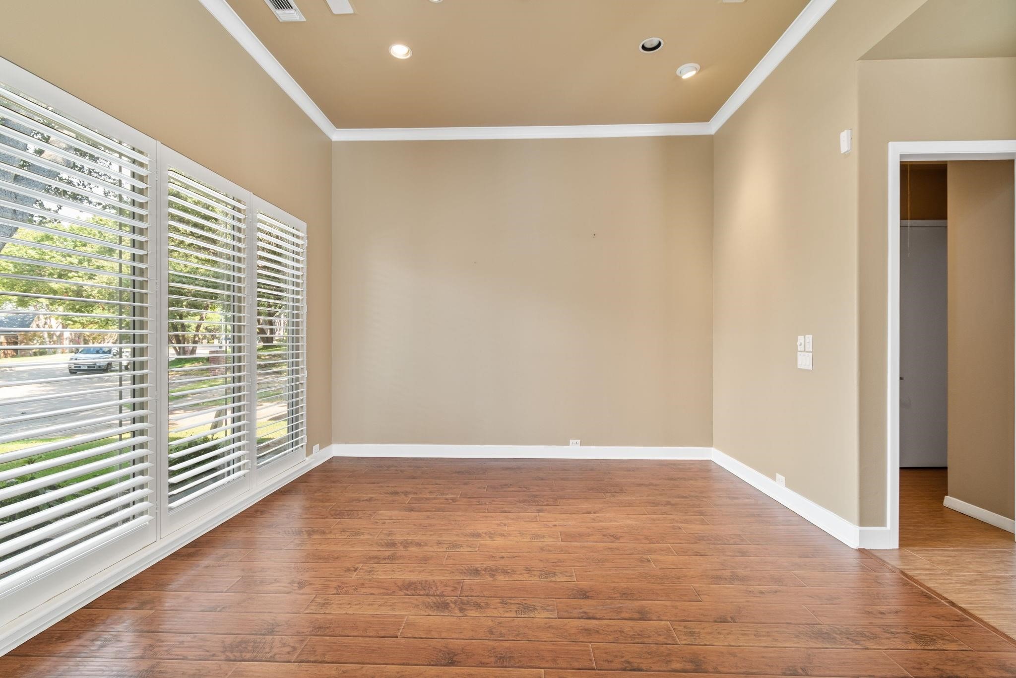6020 Parksedge Lane