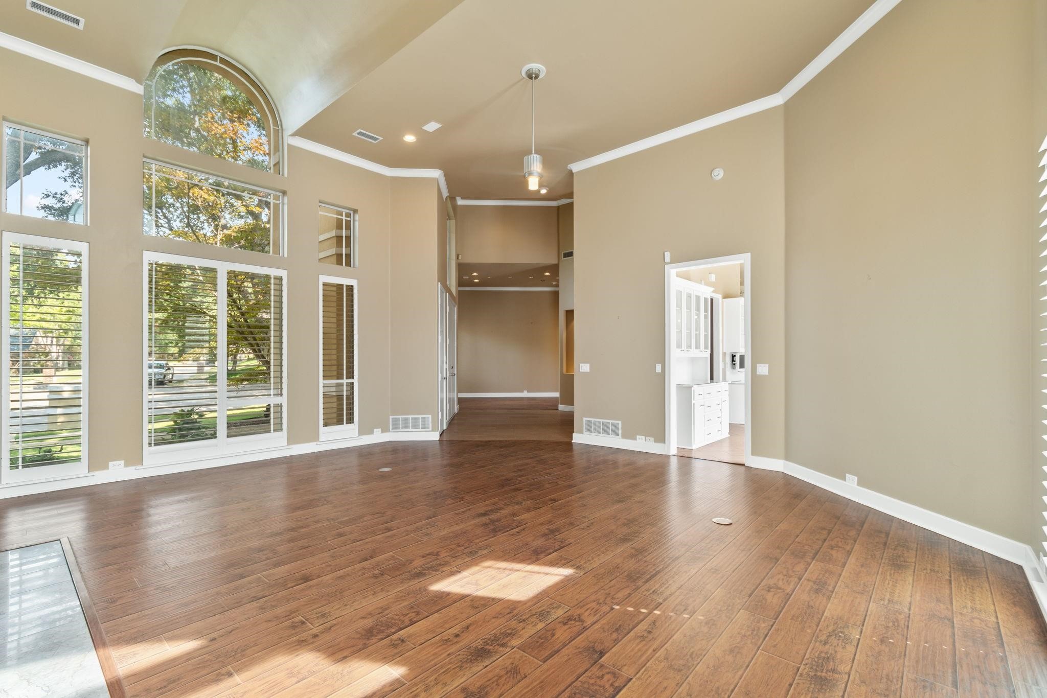 6020 Parksedge Lane