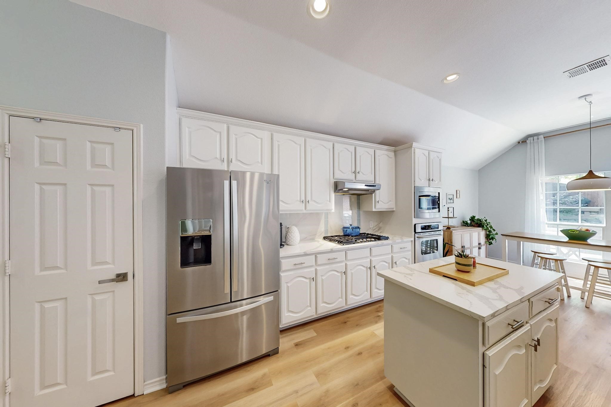 8305 Desert Dunes Trail