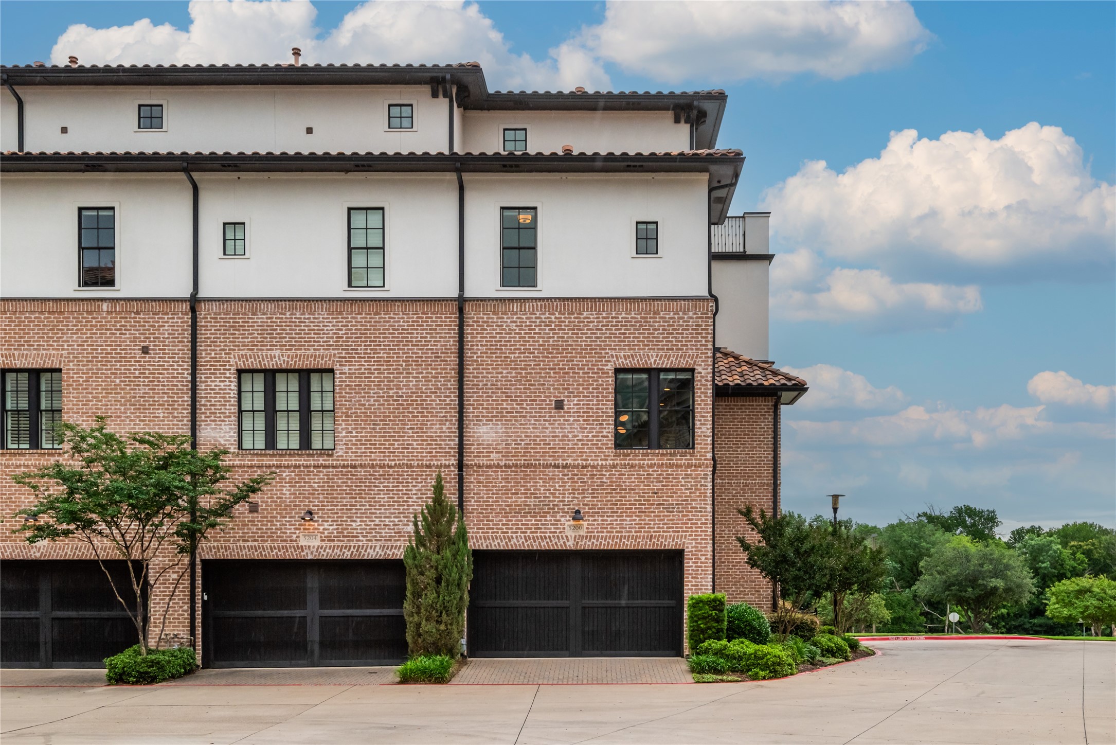 5200 Weiss Lane