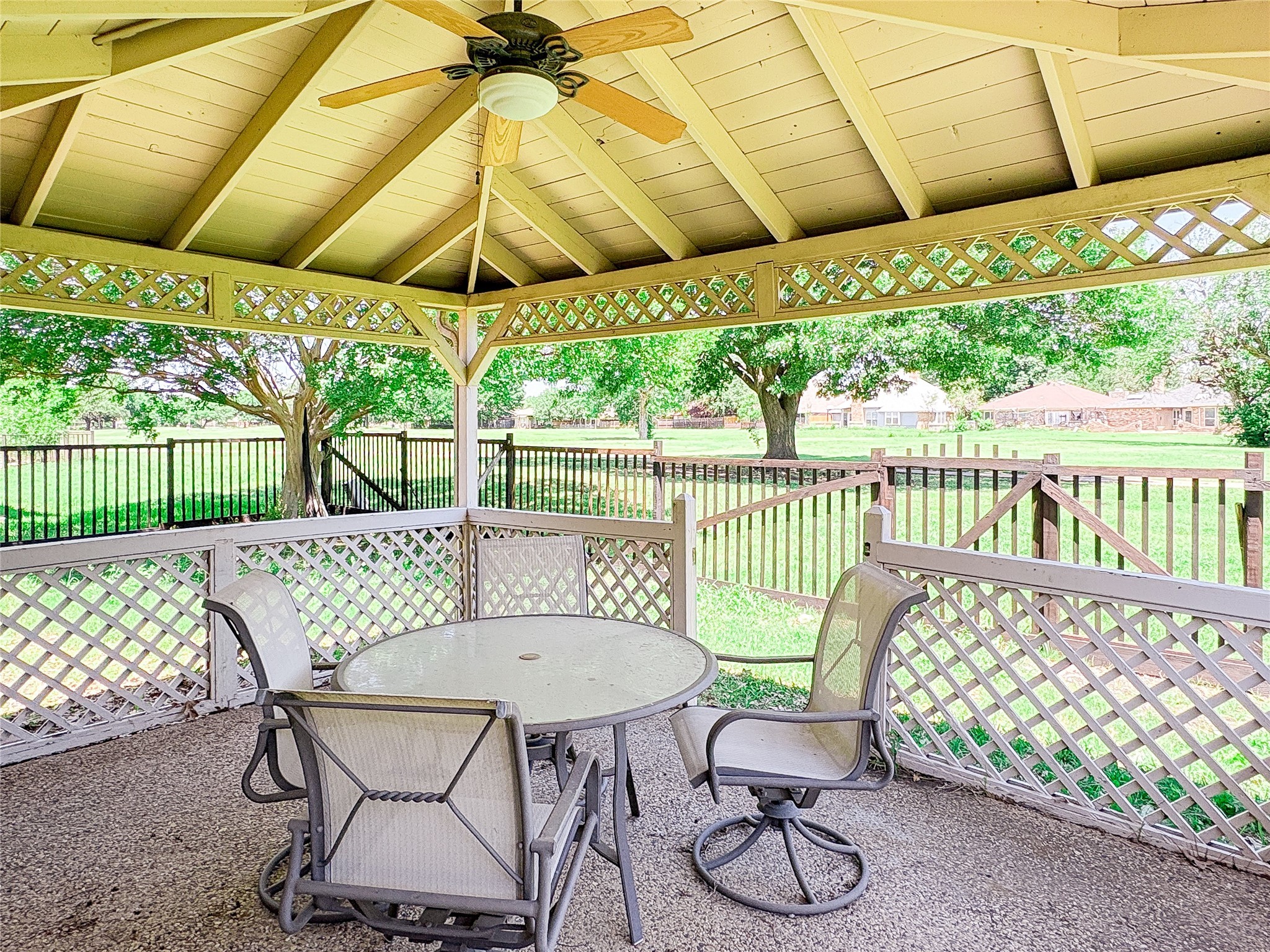 2710 Laurel Oaks Drive