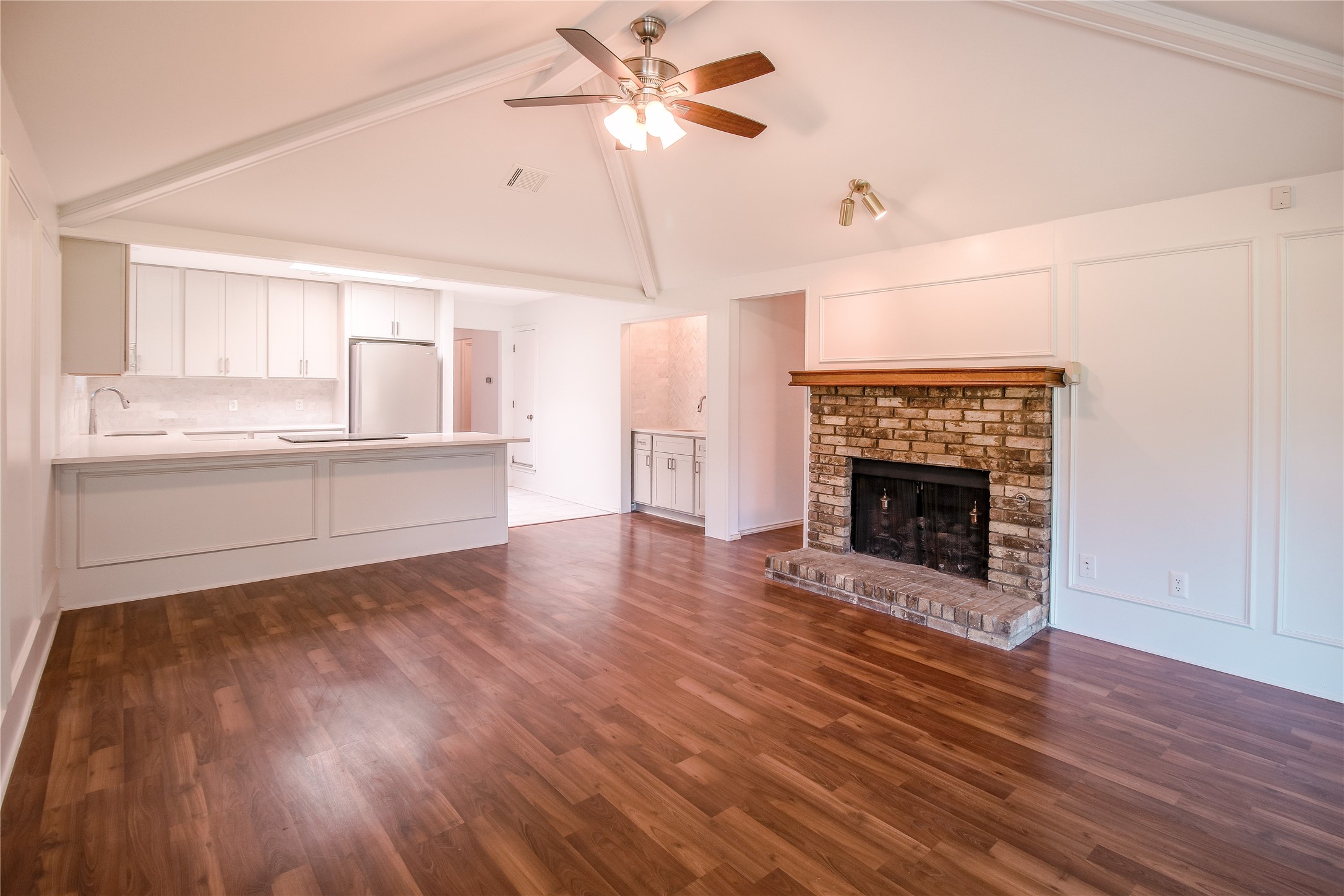 2710 Laurel Oaks Drive