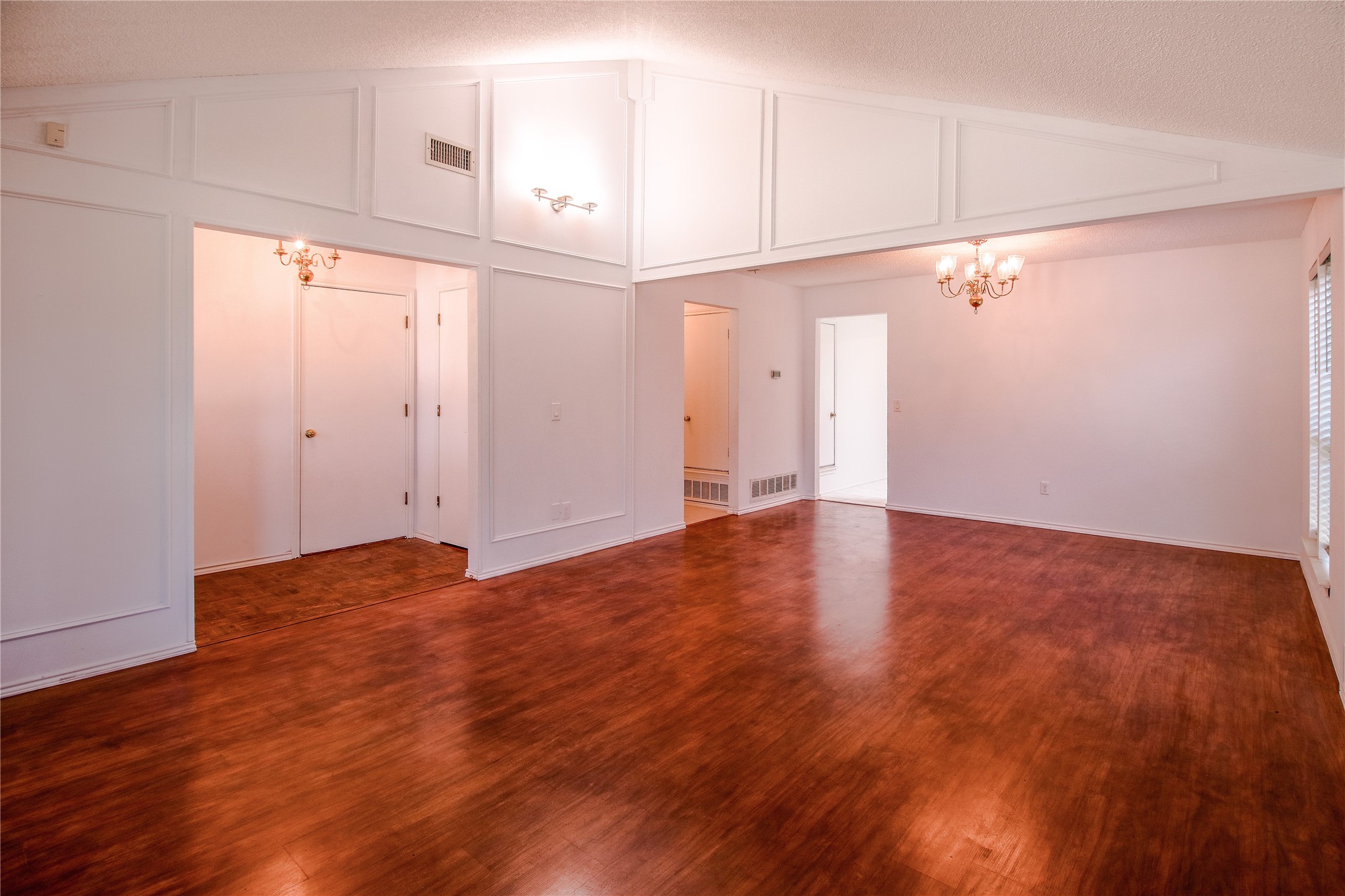 2710 Laurel Oaks Drive