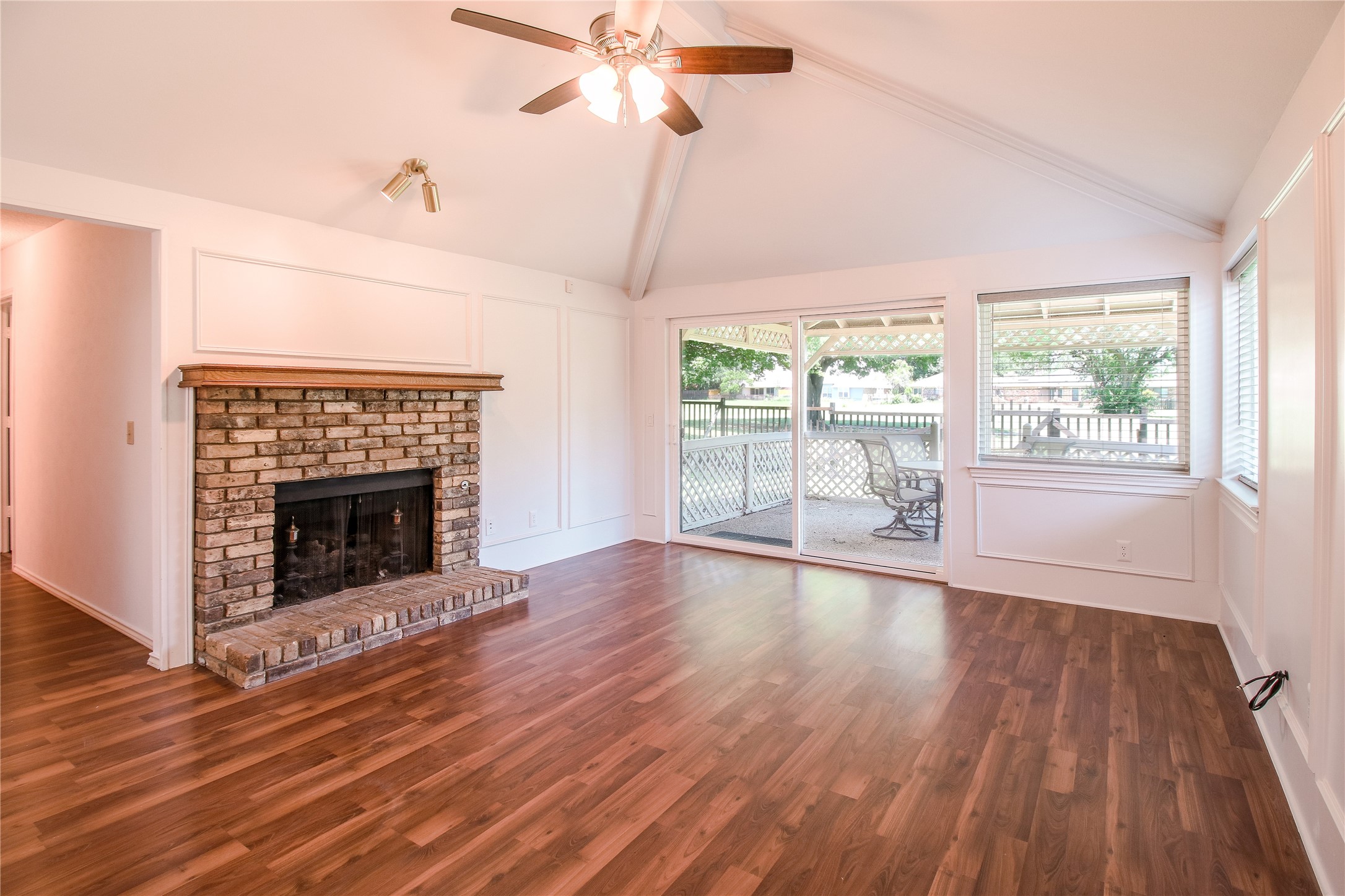 2710 Laurel Oaks Drive