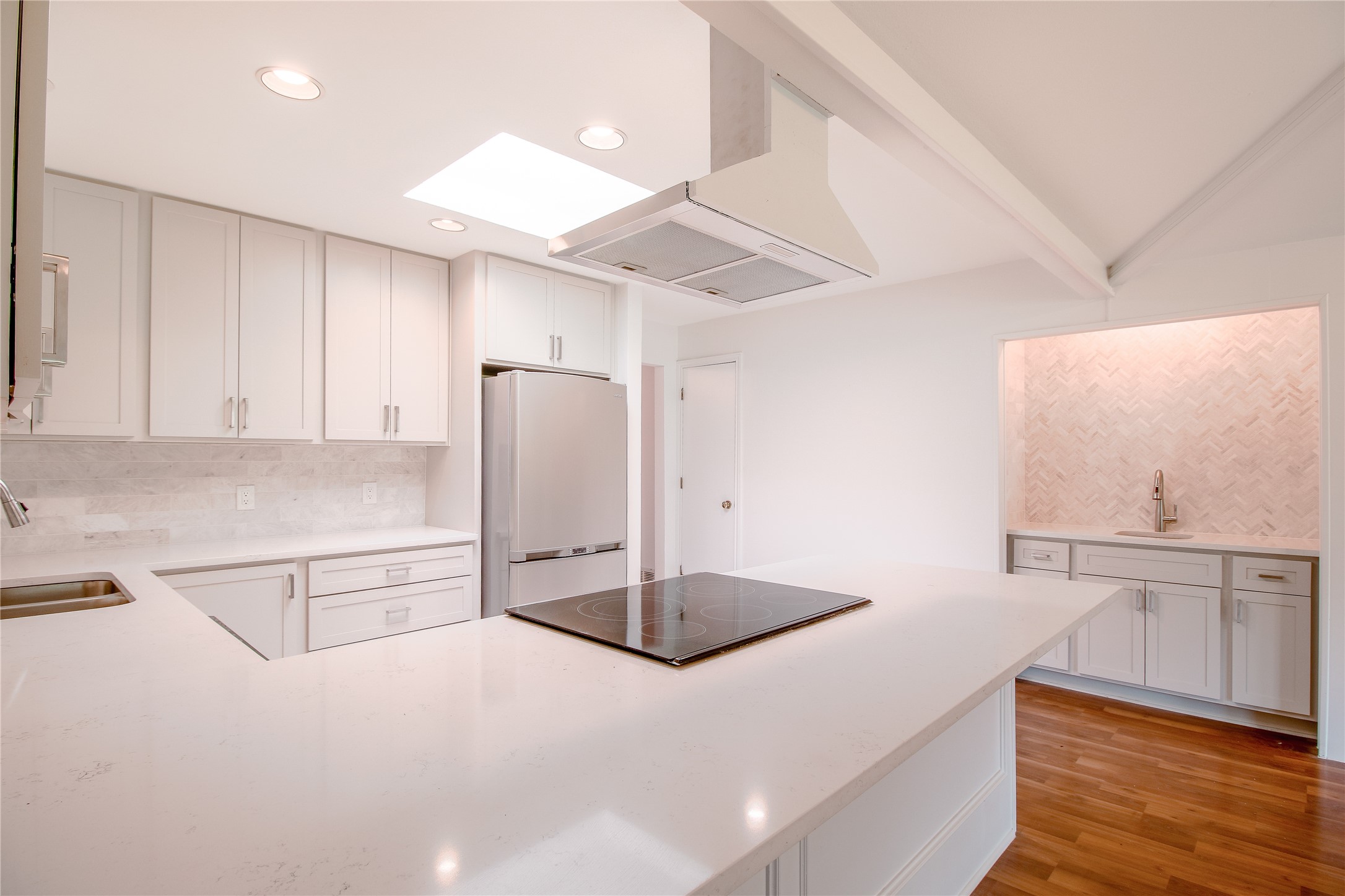 2710 Laurel Oaks Drive