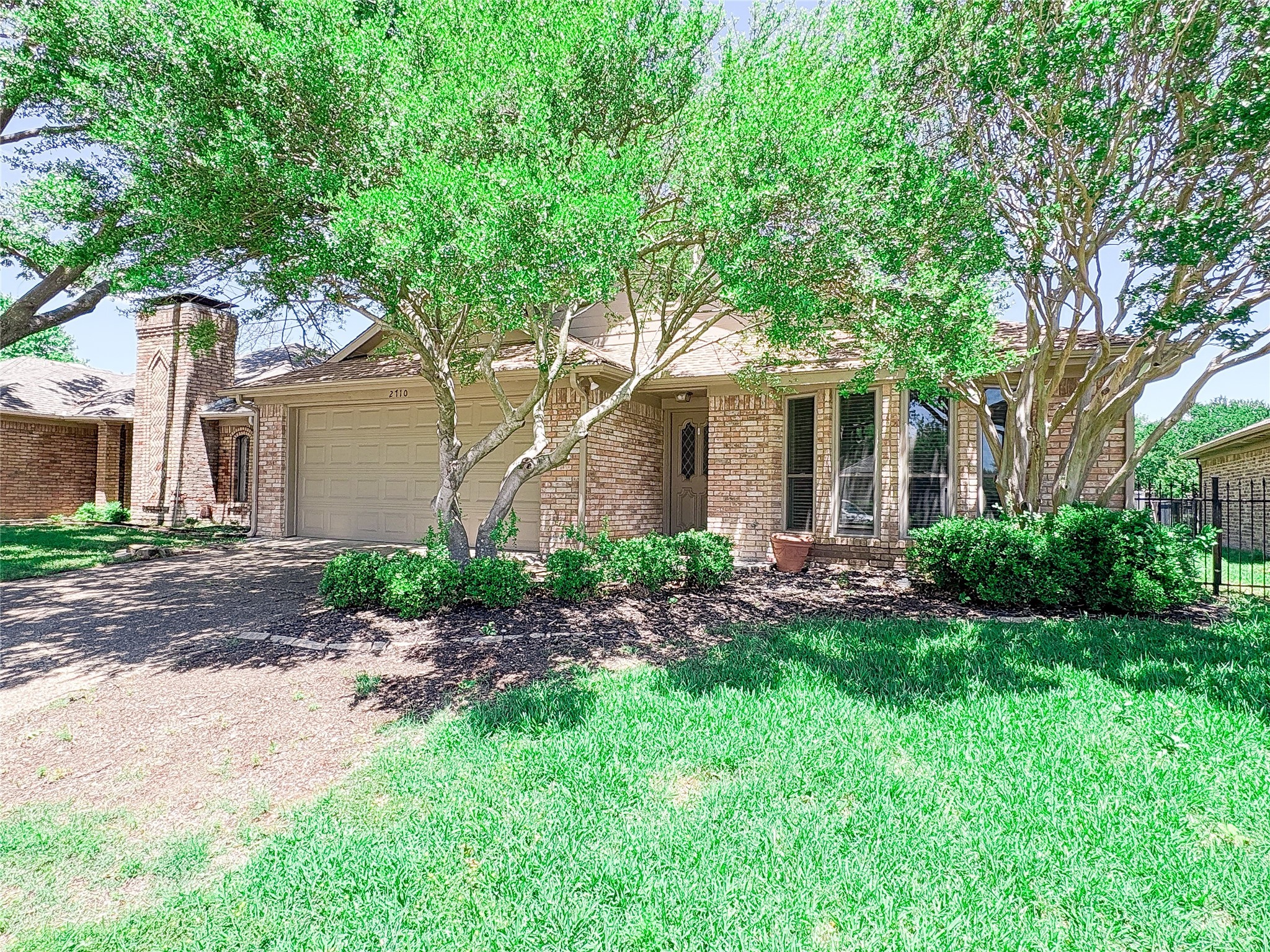 2710 Laurel Oaks Drive