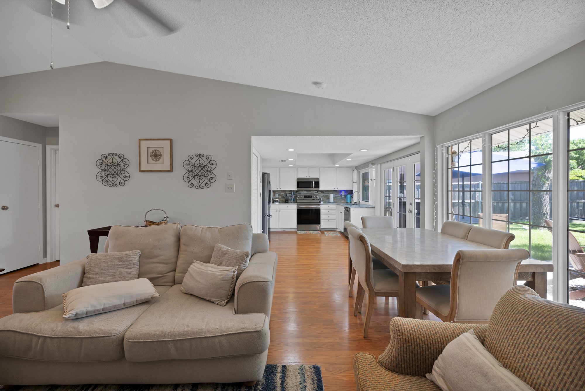 3612 Blossom Trail