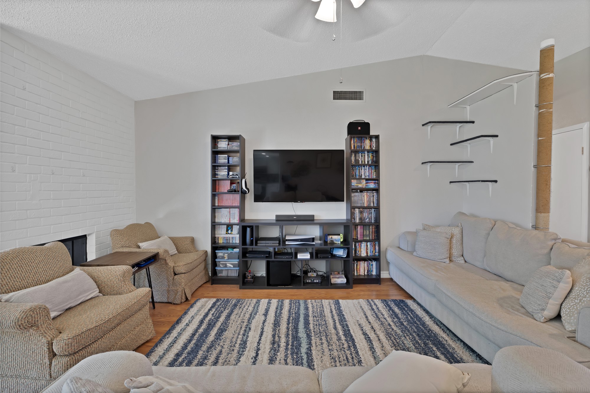 3612 Blossom Trail