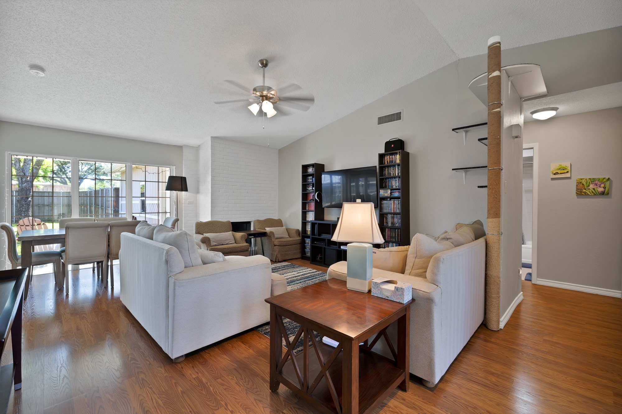 3612 Blossom Trail