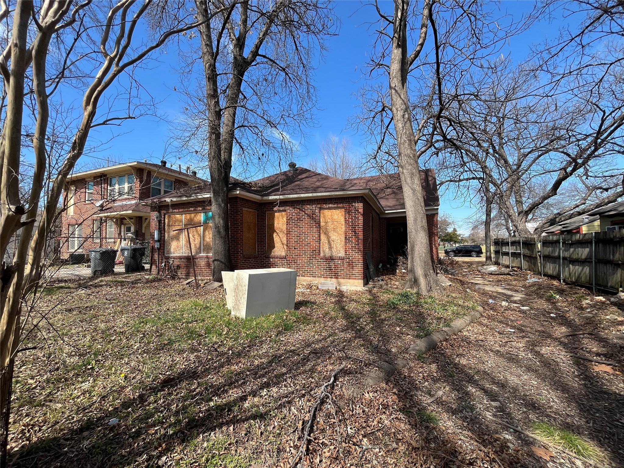 218 E 5th Street