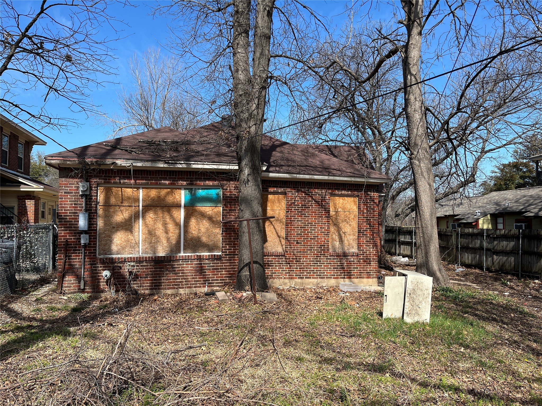218 E 5th Street