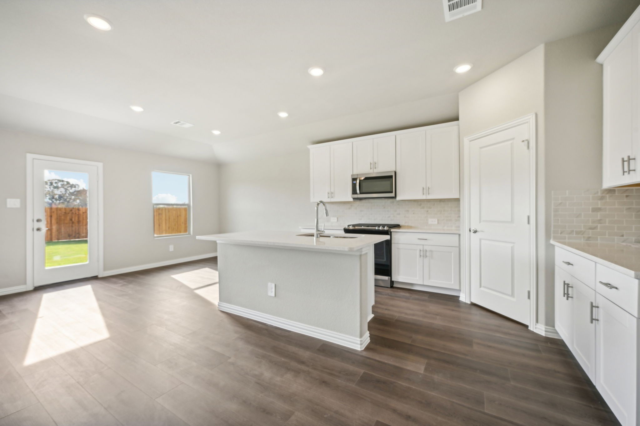 9537 Rattlesnake Trail