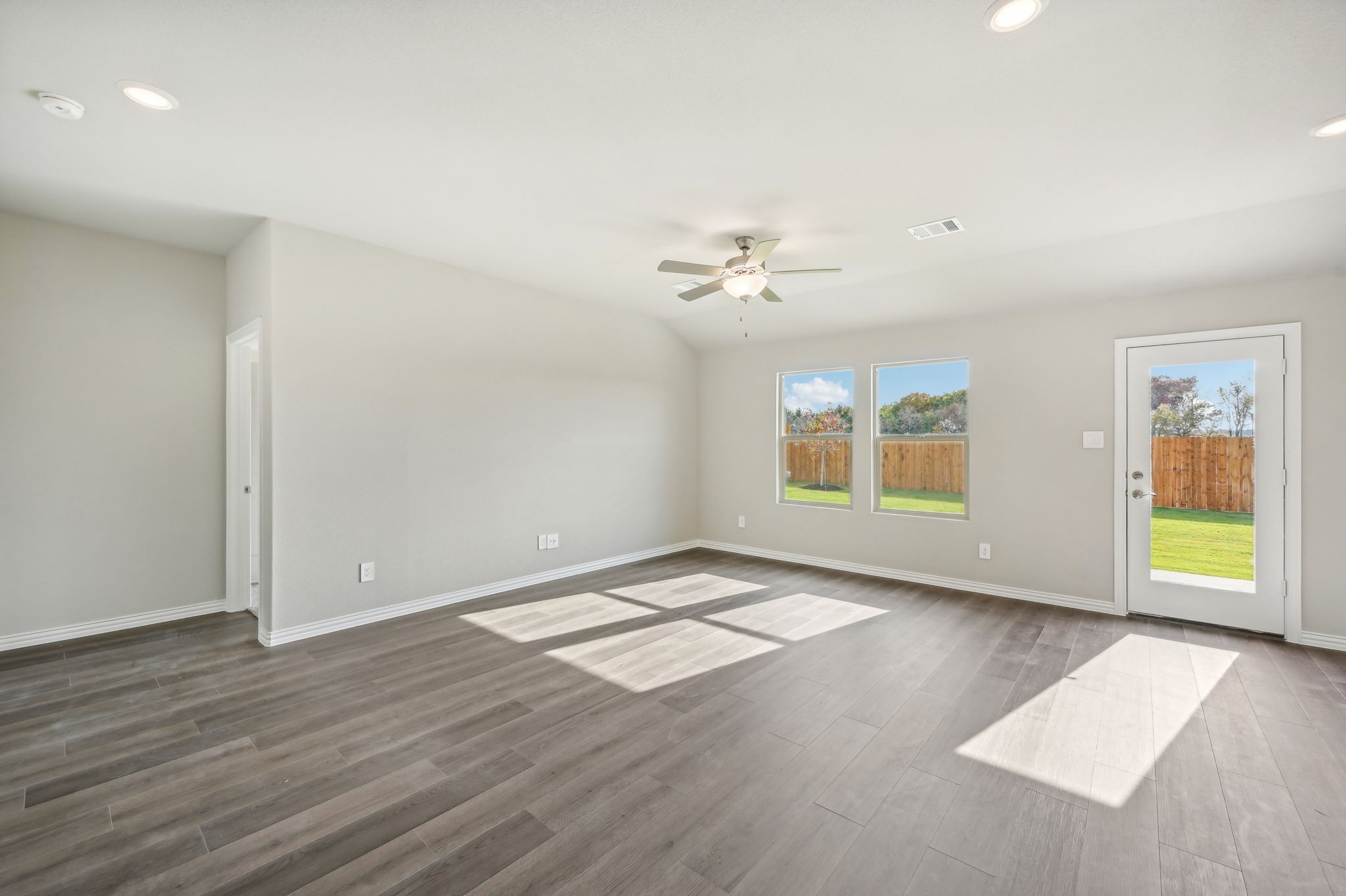 9537 Rattlesnake Trail