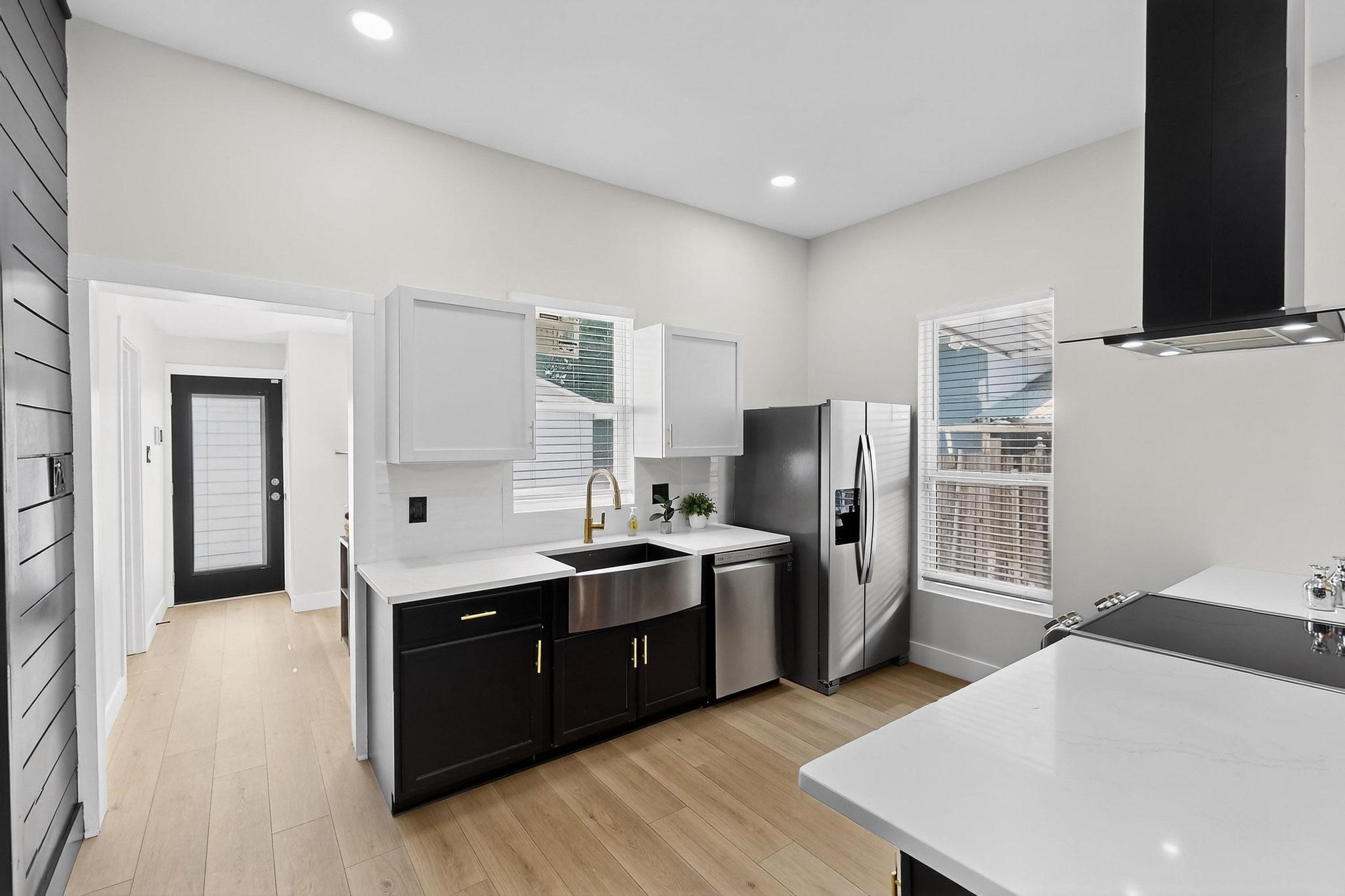712 W 8th Street