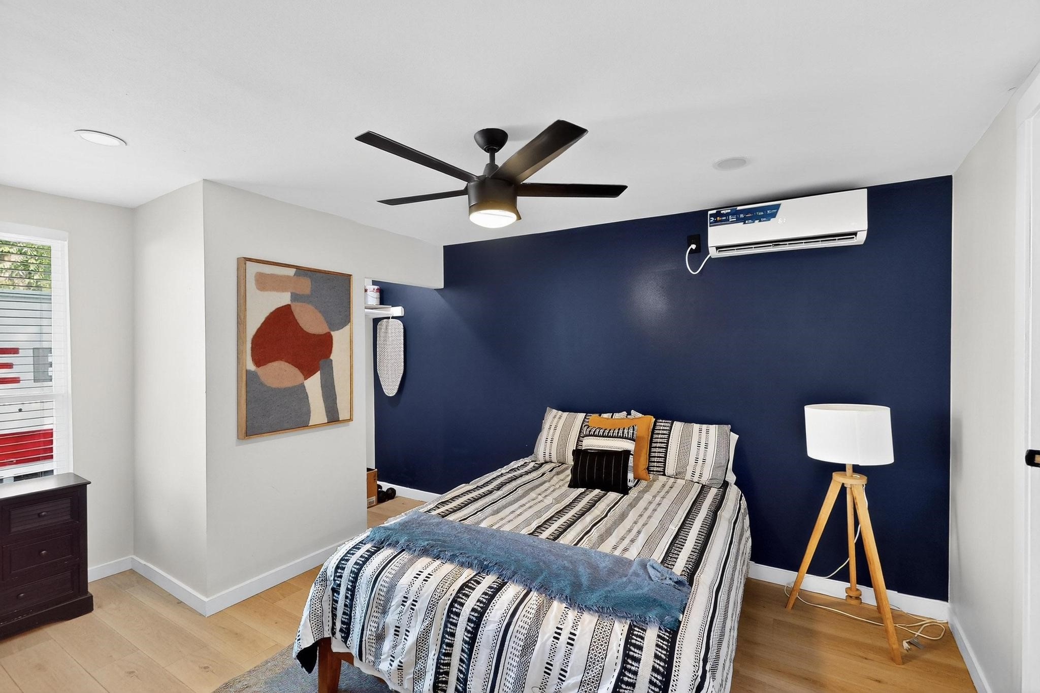 712 W 8th Street