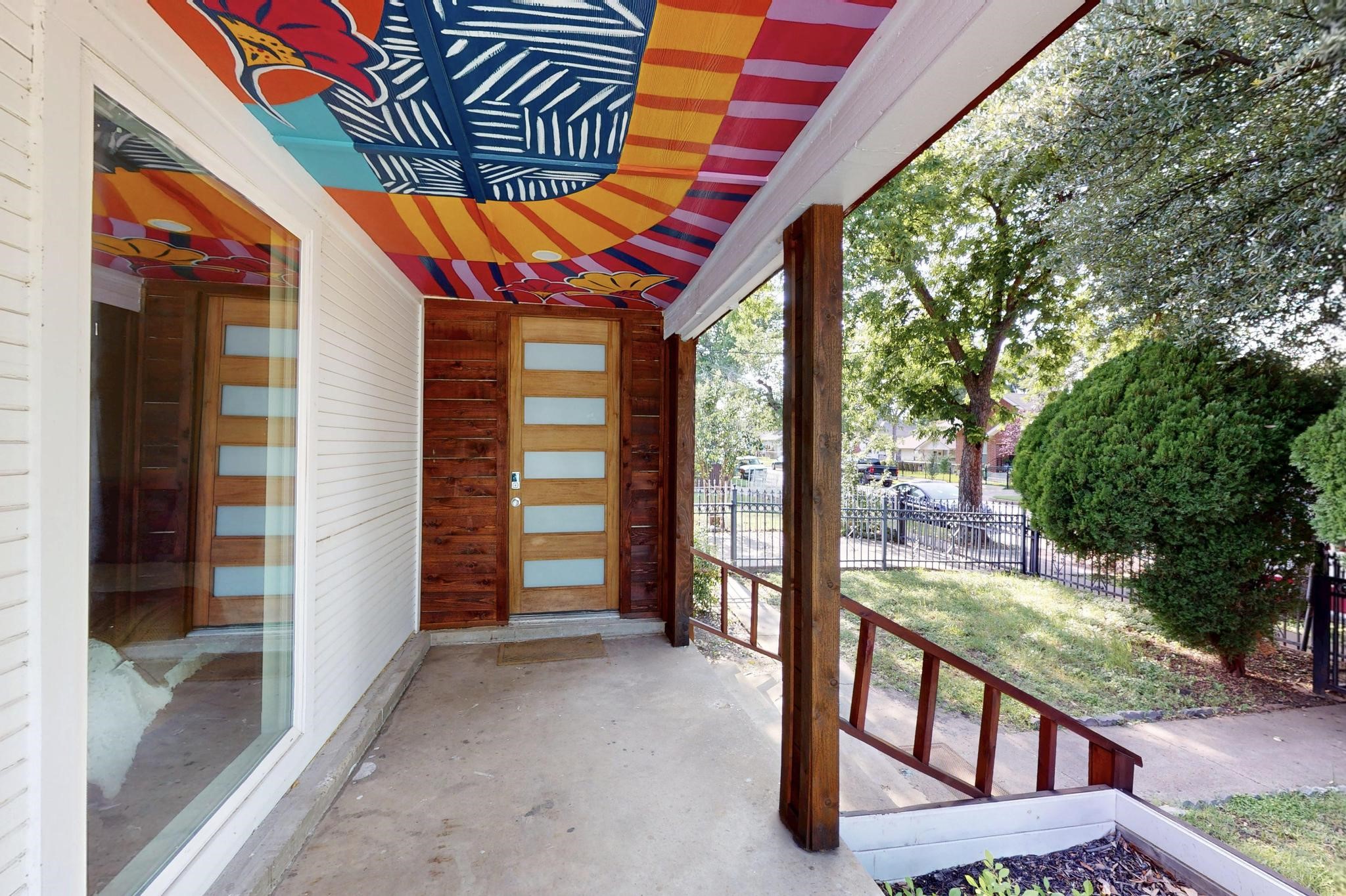 712 W 8th Street