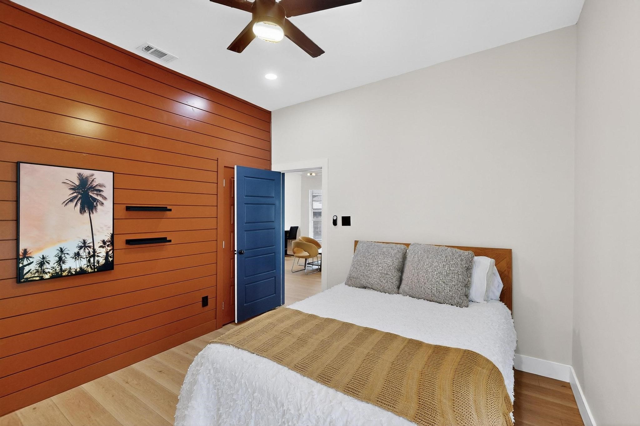 712 W 8th Street