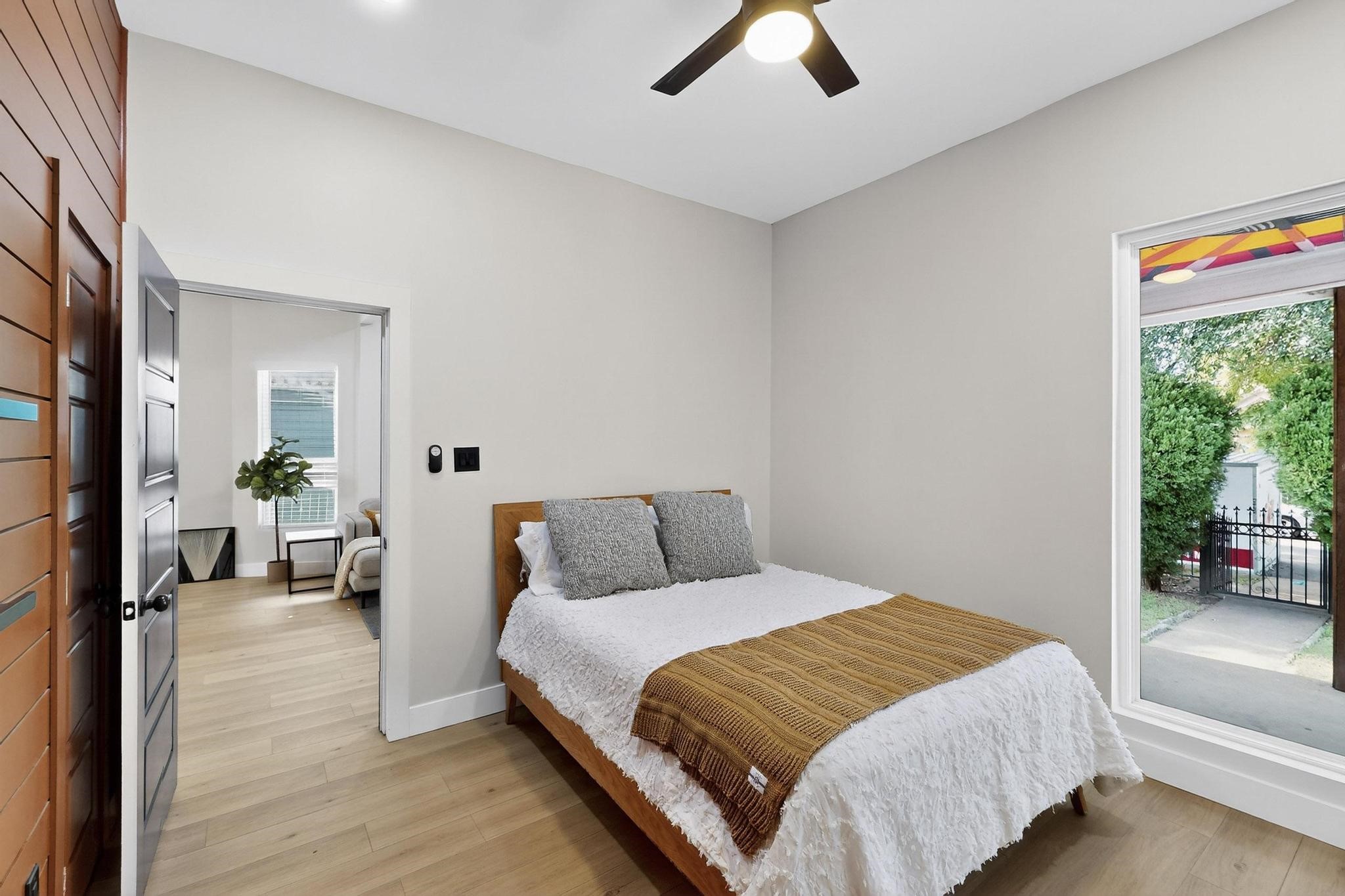 712 W 8th Street