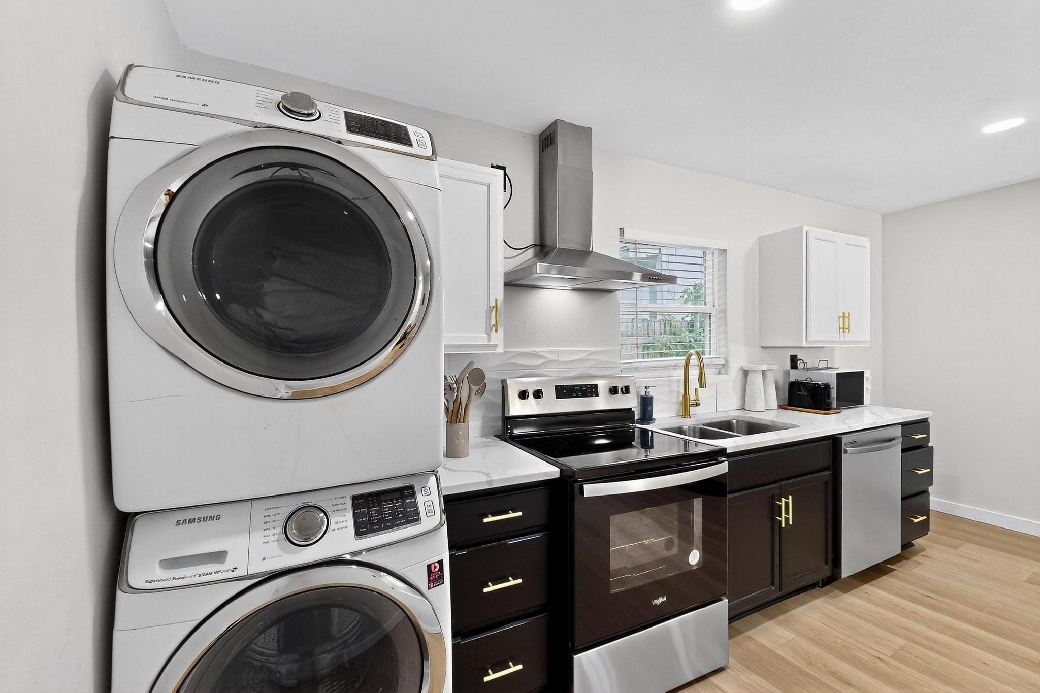 712 W 8th Street