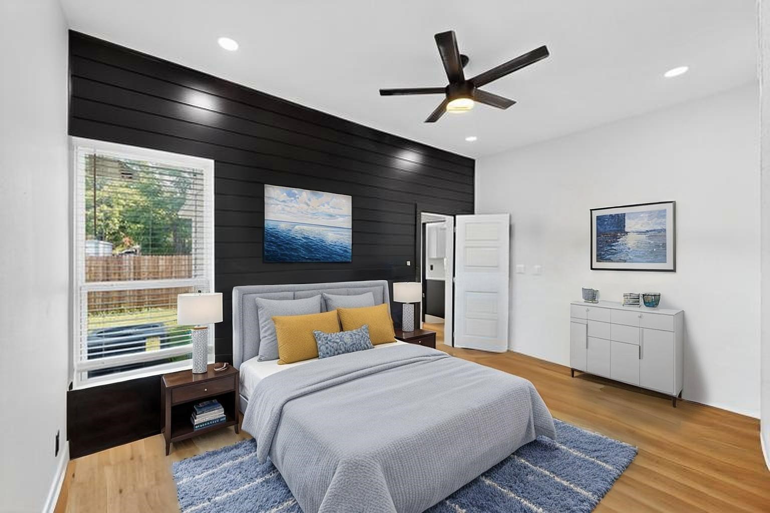 712 W 8th Street
