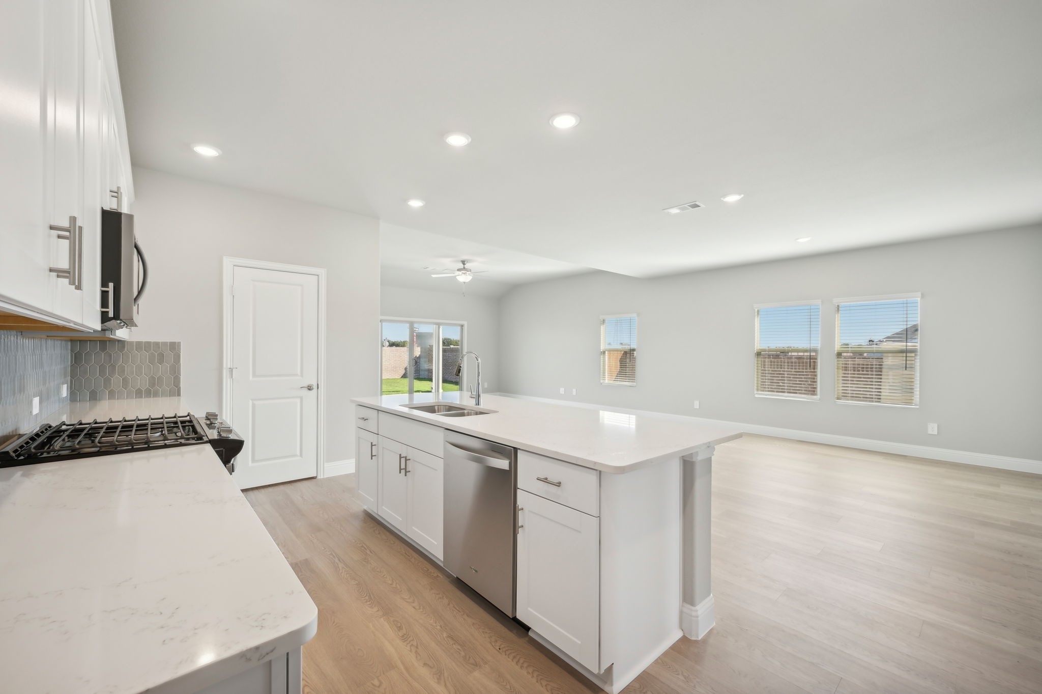 9557 Rattlesnake Trail