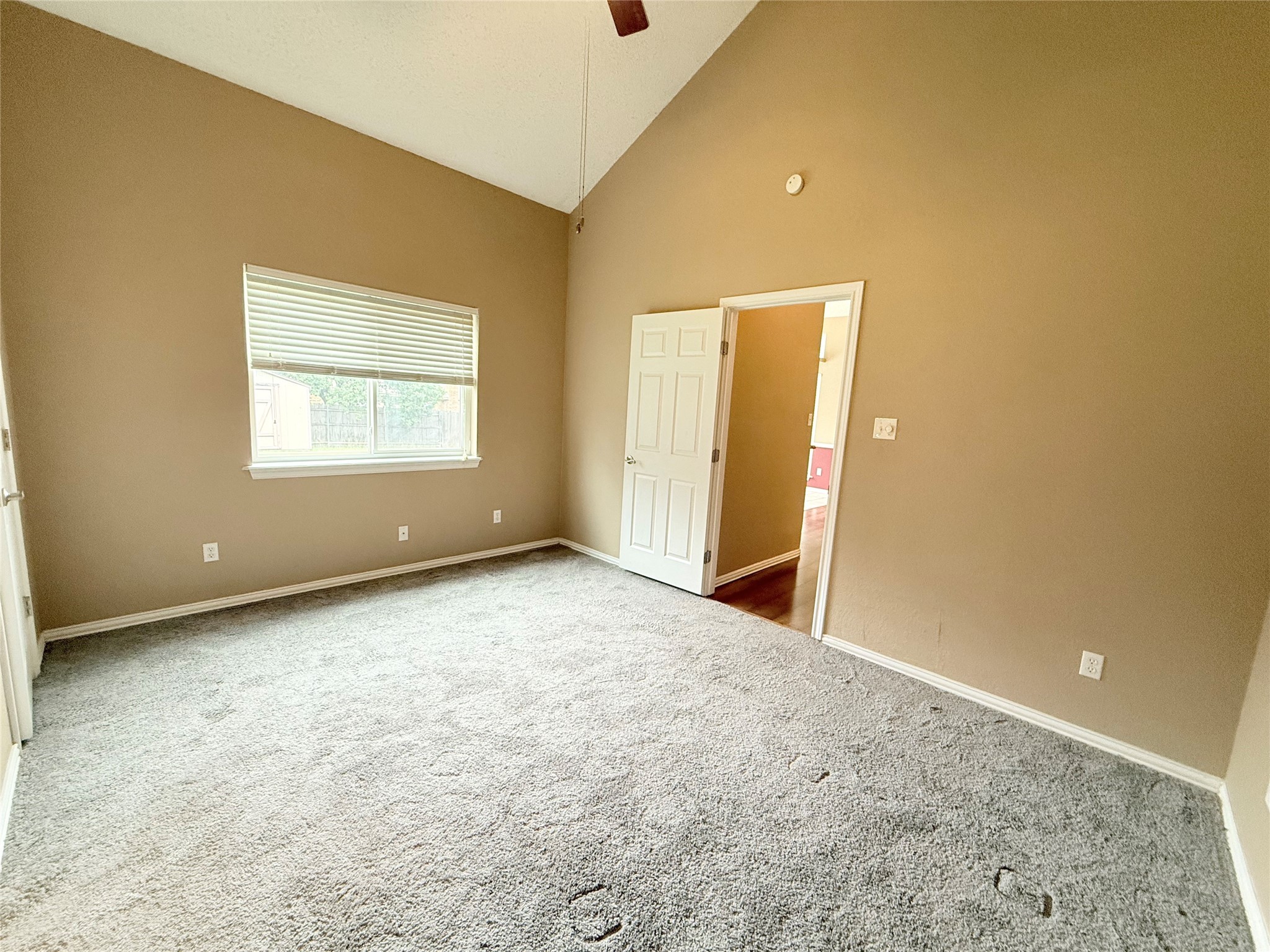 8220 Lara Lane