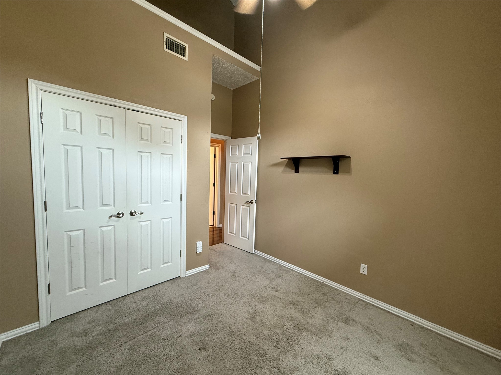 8220 Lara Lane
