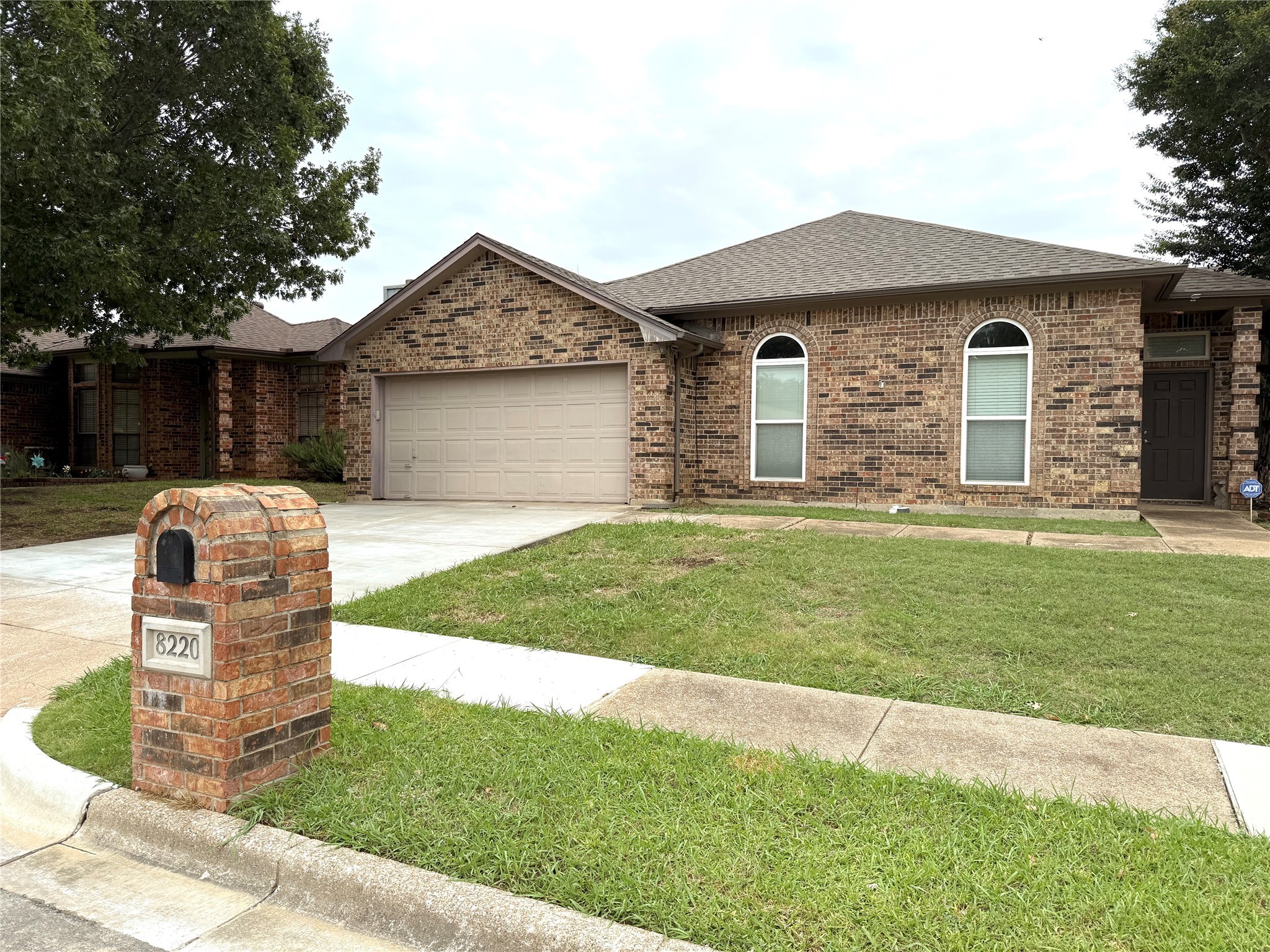 8220 Lara Lane