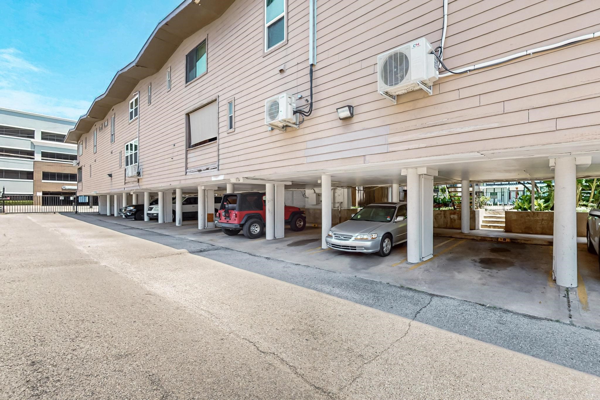 2627 Douglas Avenue 130
