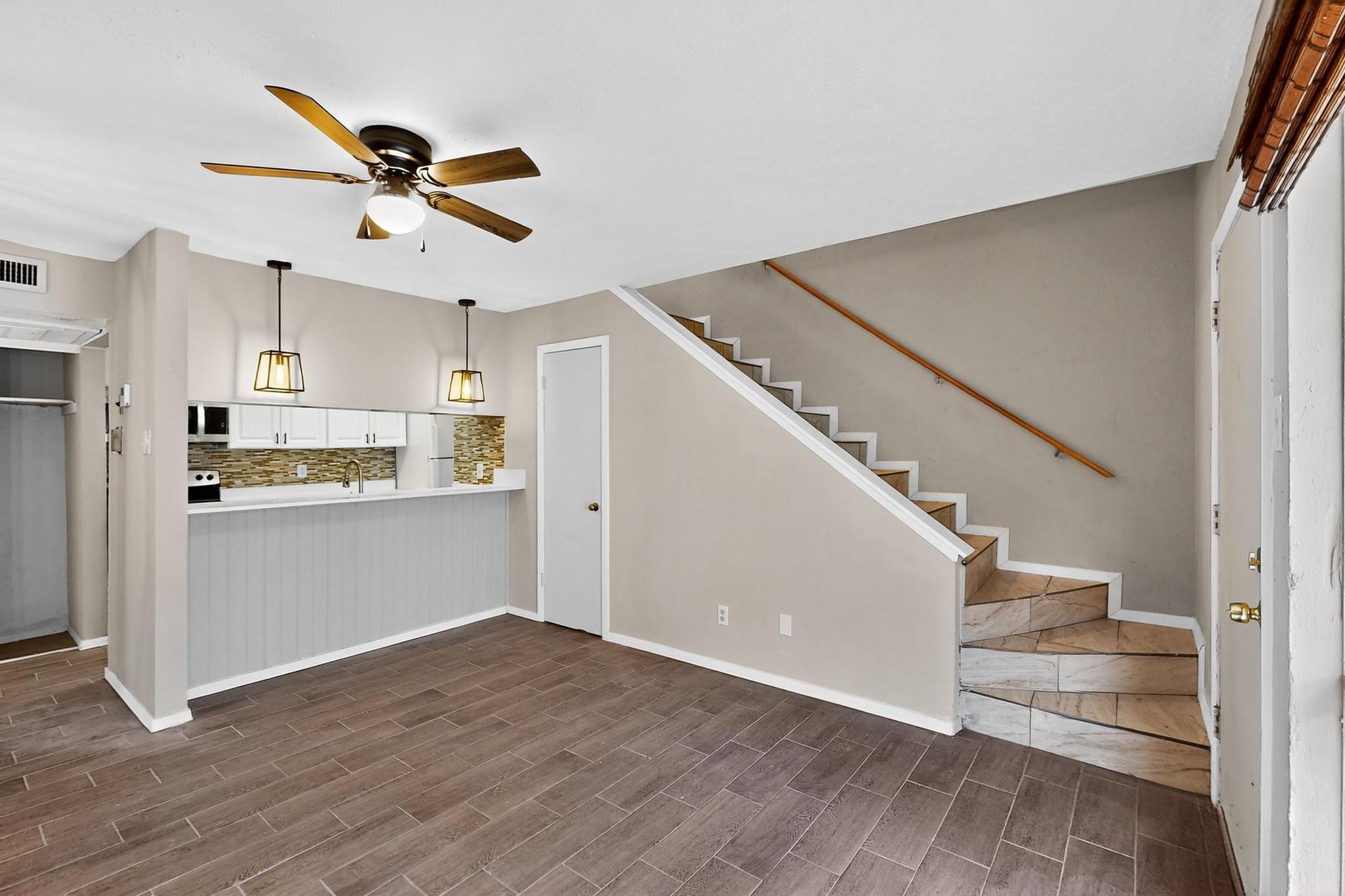 2627 Douglas Avenue 130