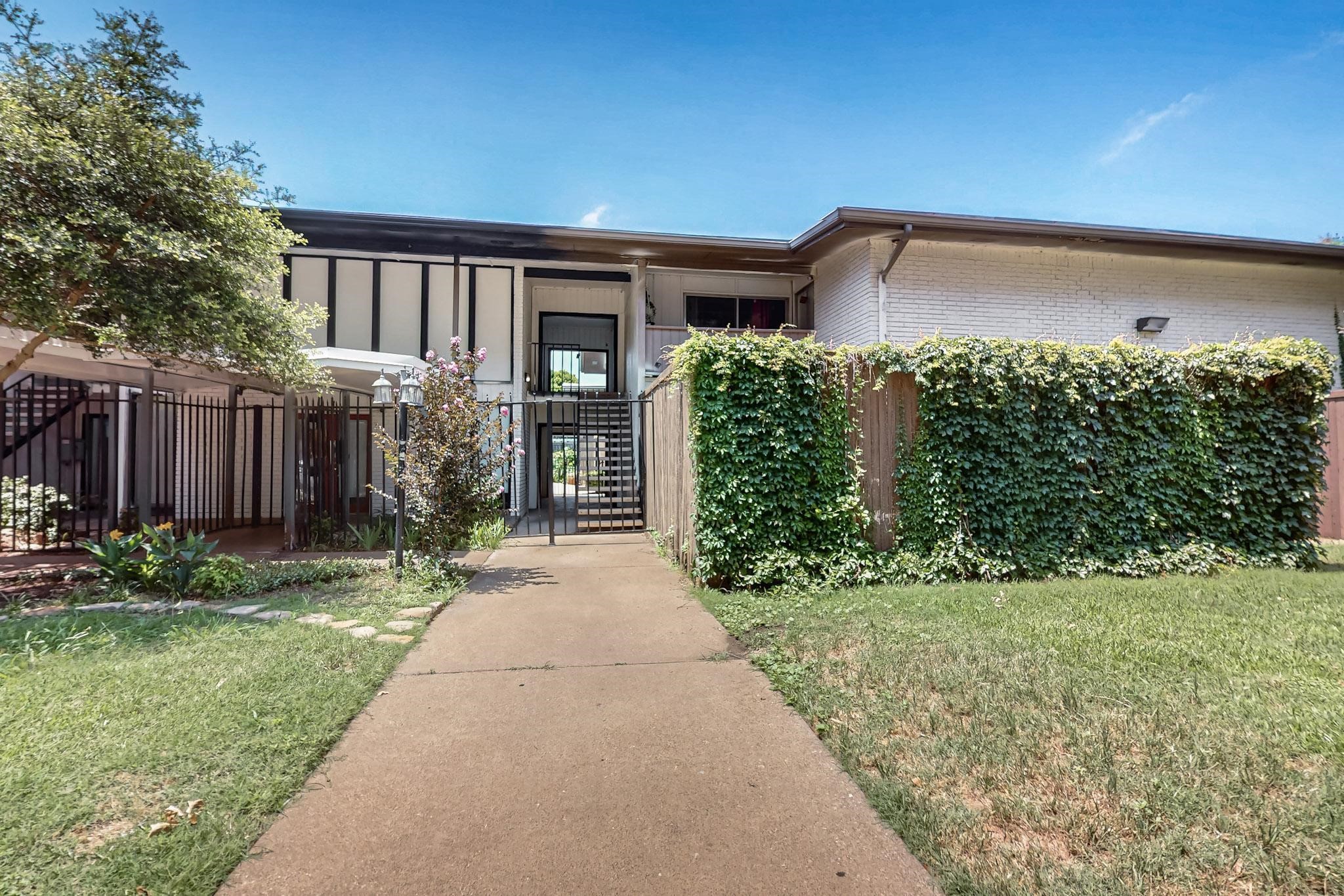 2627 Douglas Avenue 130