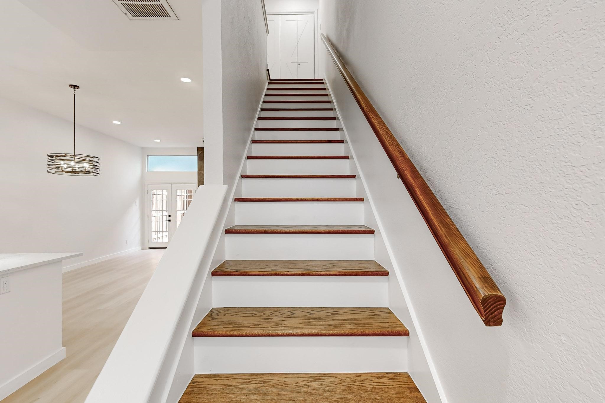 4015 Holland Avenue 102