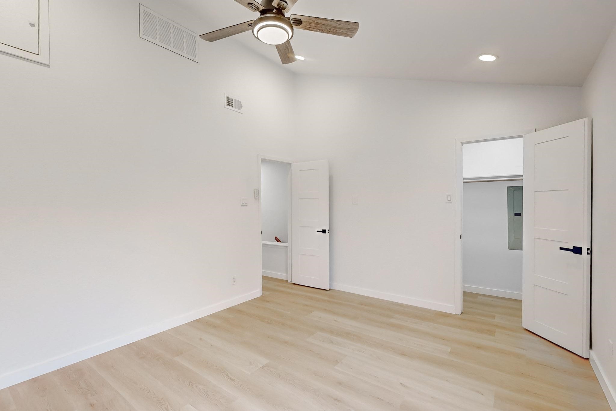 4015 Holland Avenue 102